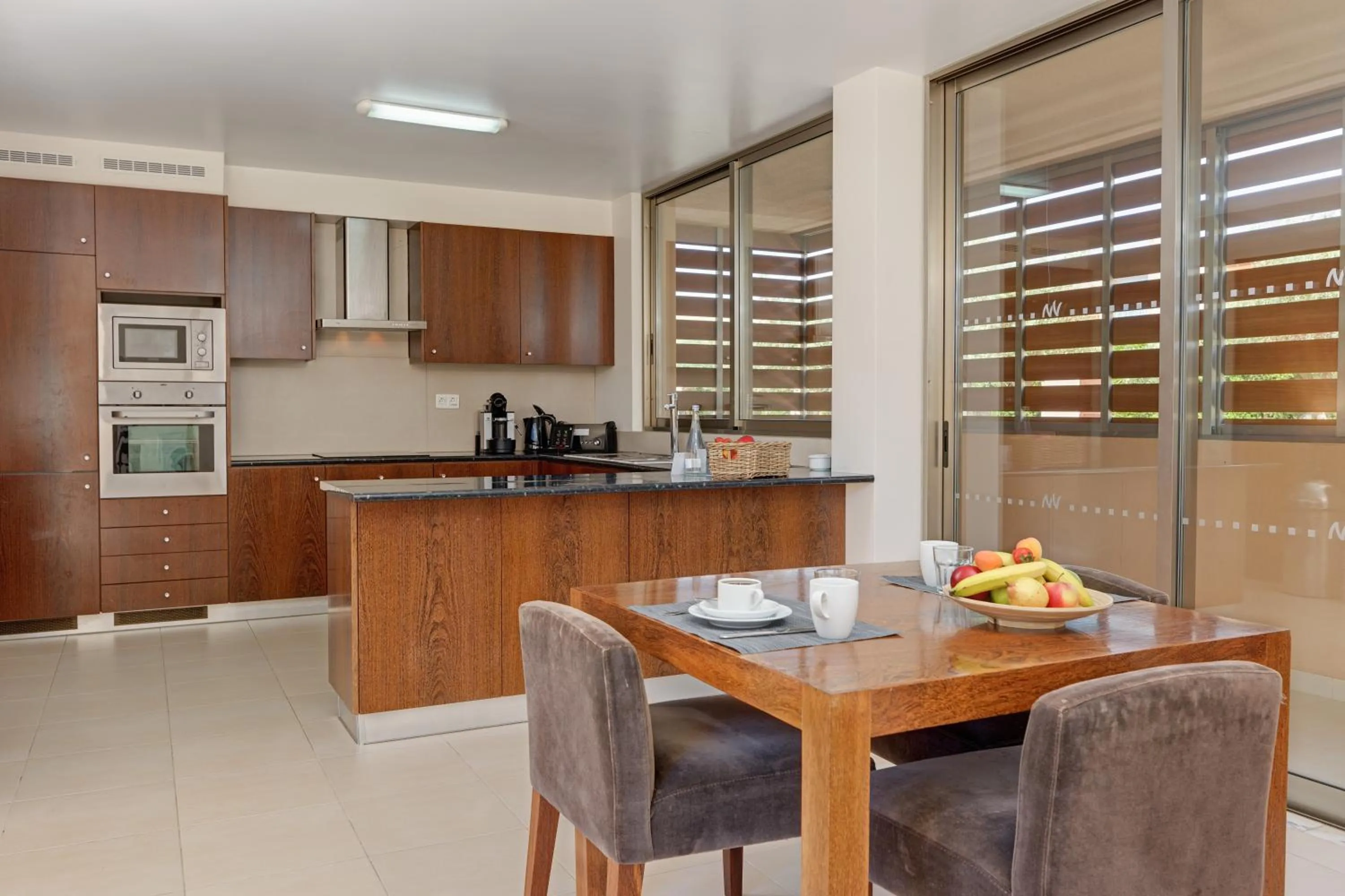 Kitchen or kitchenette in Salgados Beach Villas