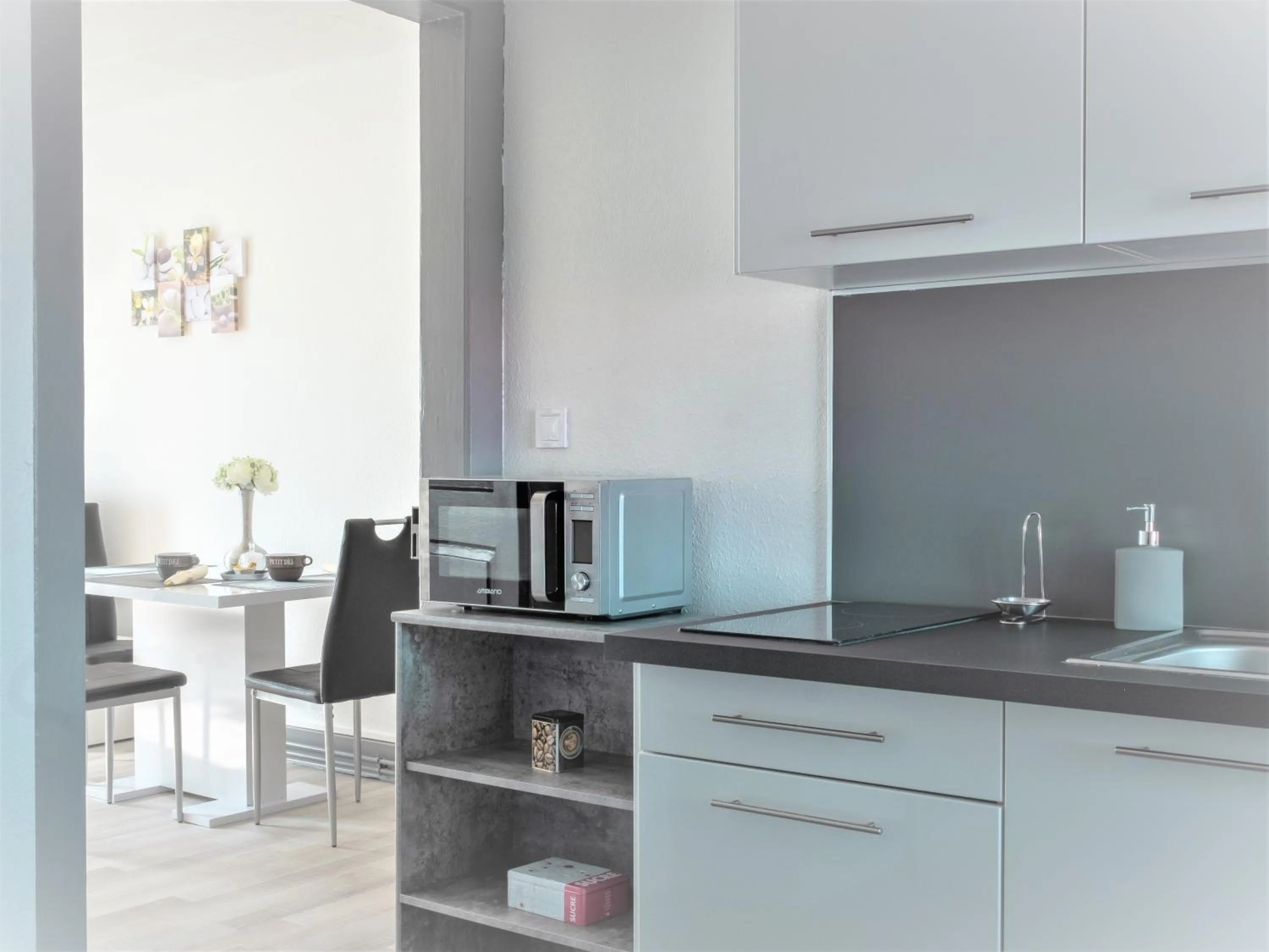 Coffee/tea facilities in Comfort Stay Basel Airport 2A46