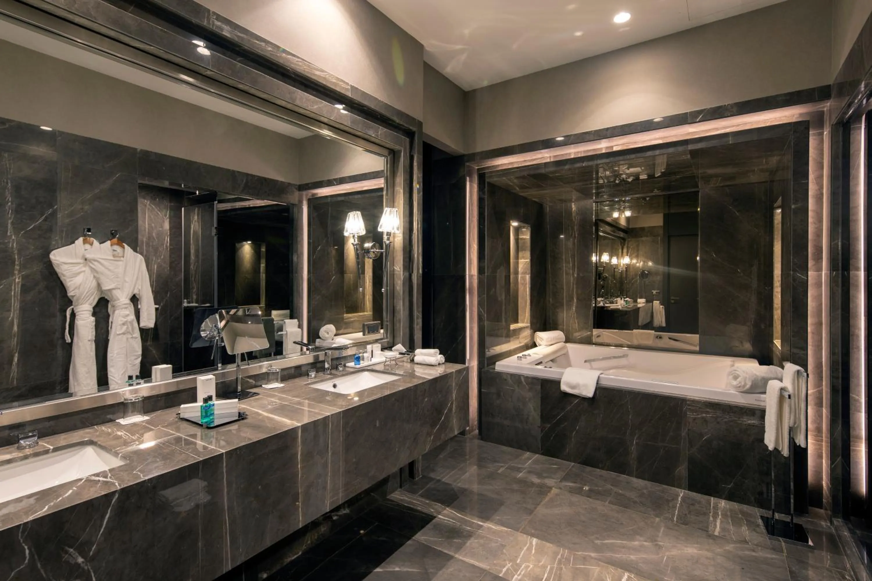 Bathroom in Radisson Blu Hotel & Conference Center, Niamey