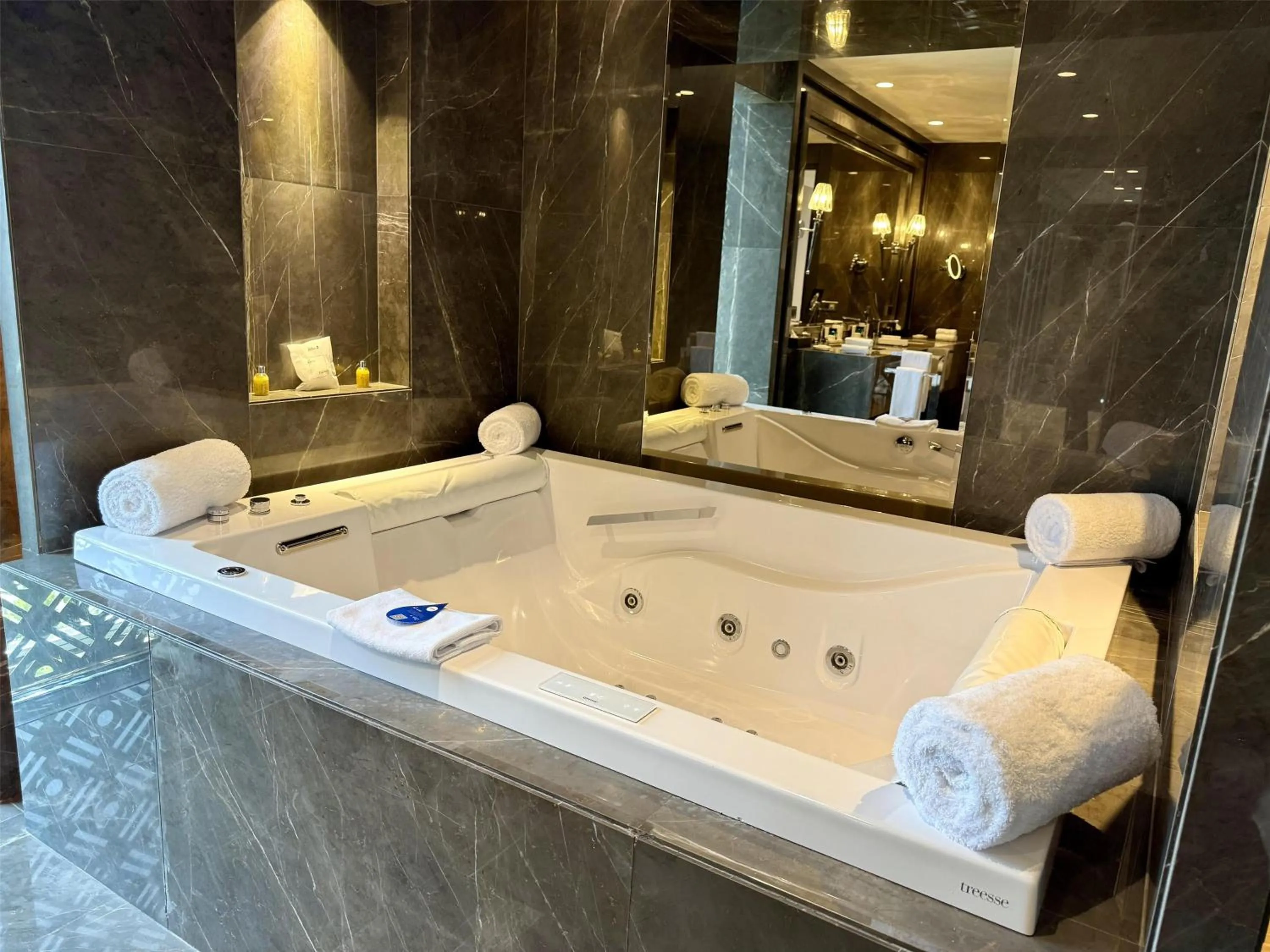 Bathroom in Radisson Blu Hotel & Conference Center, Niamey