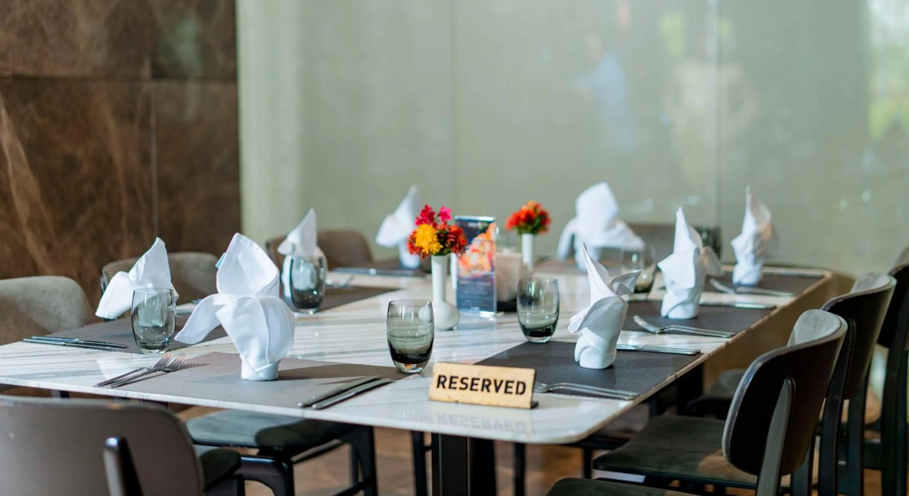 Restaurant/places to eat in Radisson Blu Hotel & Conference Center, Niamey