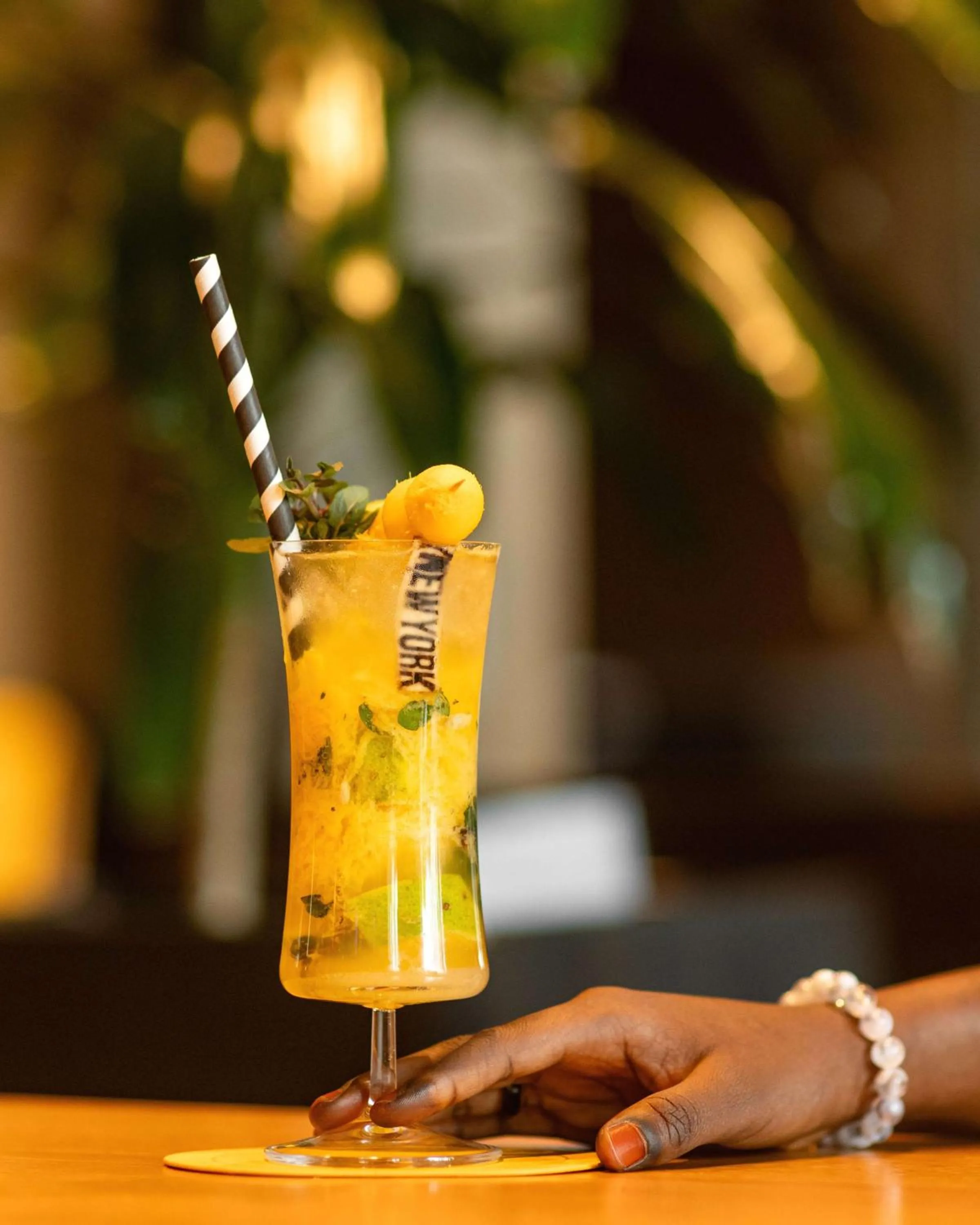 Lounge or bar in Radisson Blu Hotel & Conference Center, Niamey