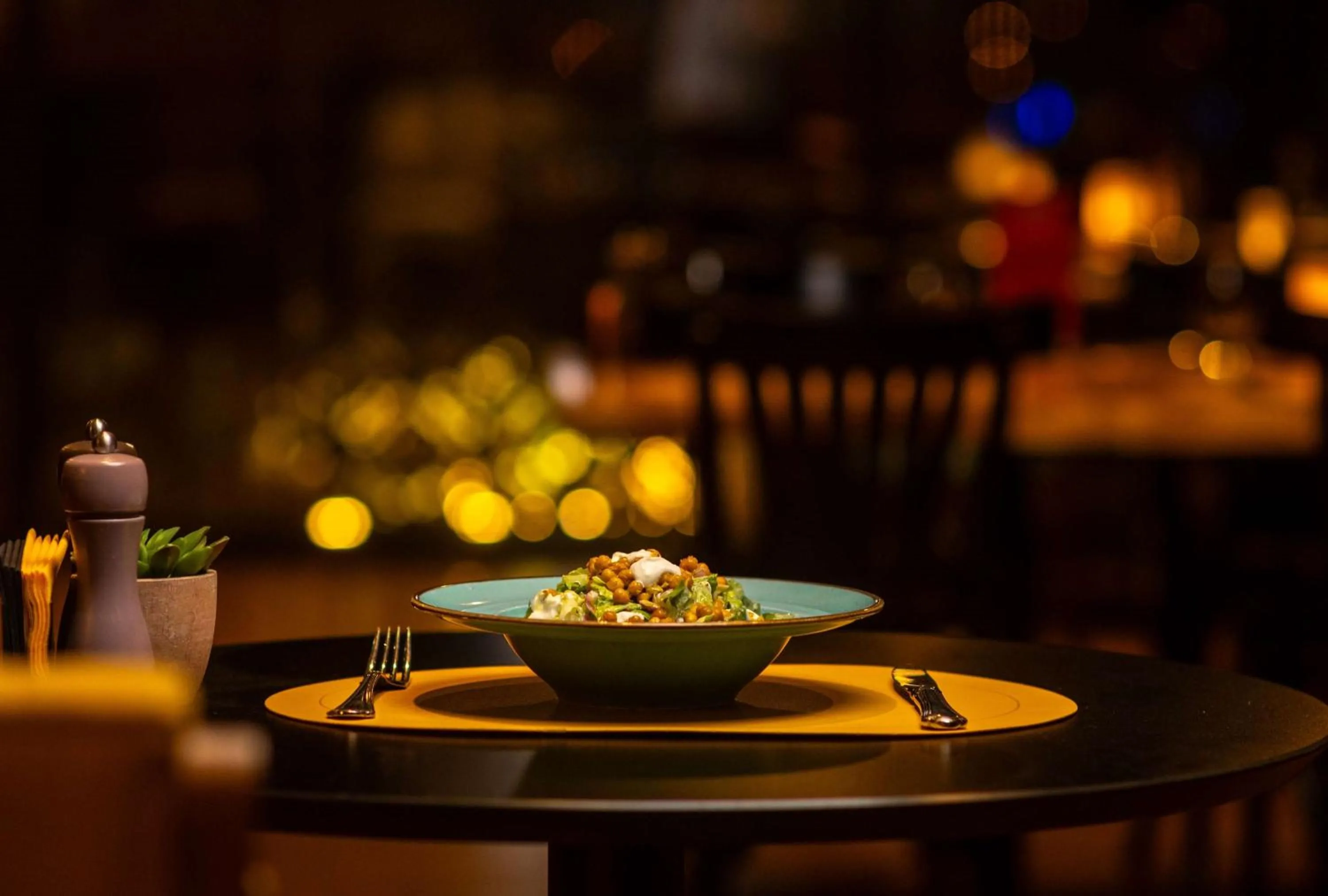 Restaurant/places to eat in Radisson Blu Hotel & Conference Center, Niamey