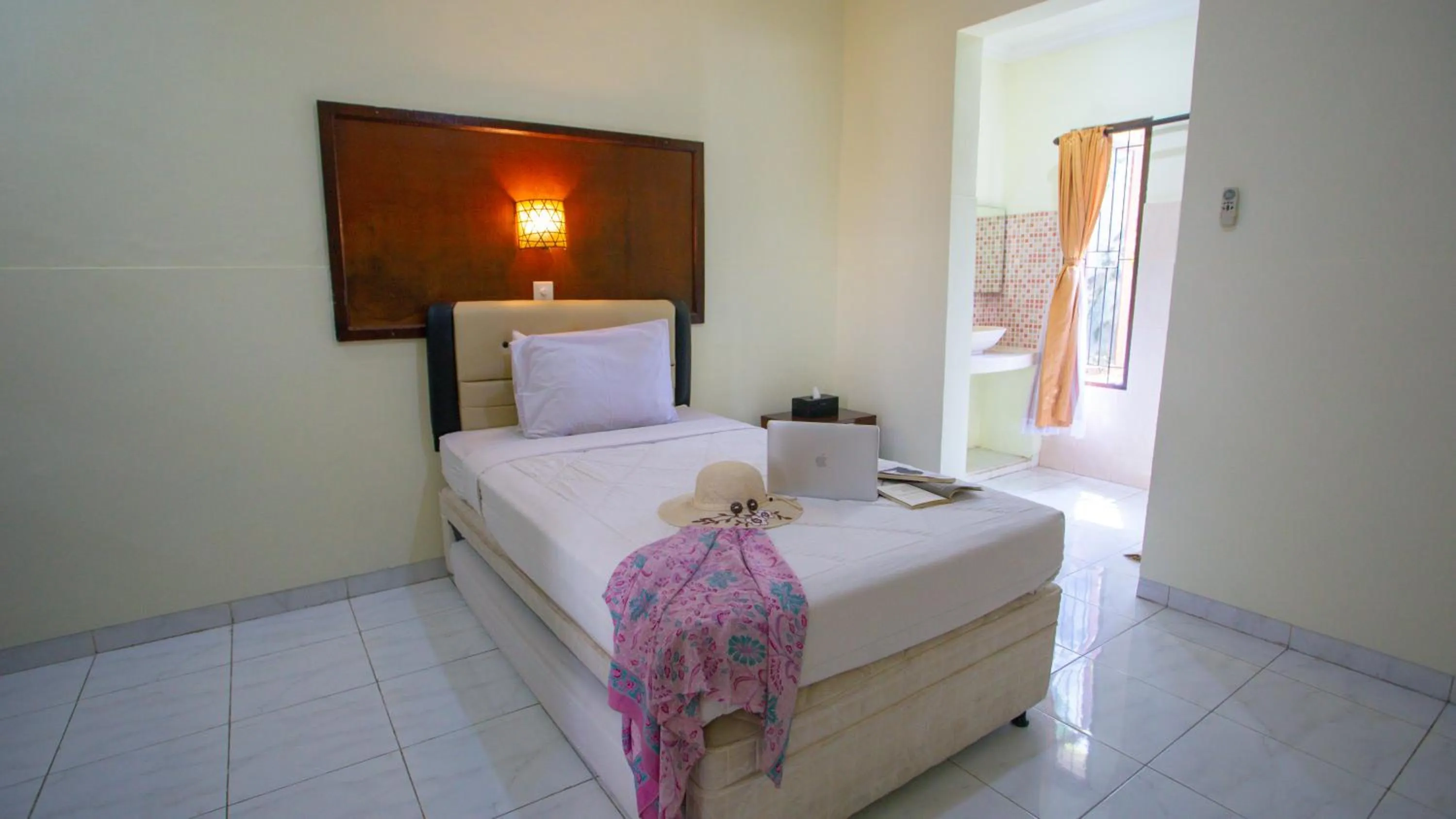 Bed in Teges Inn Kuta