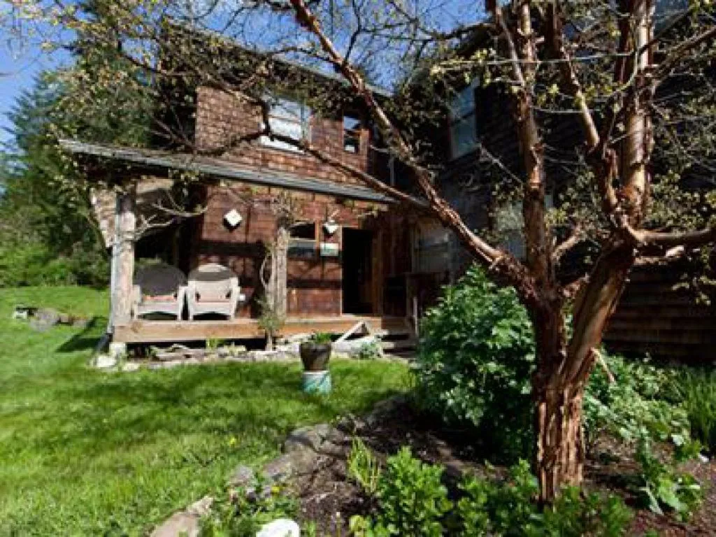 Property building in Nettles Farm