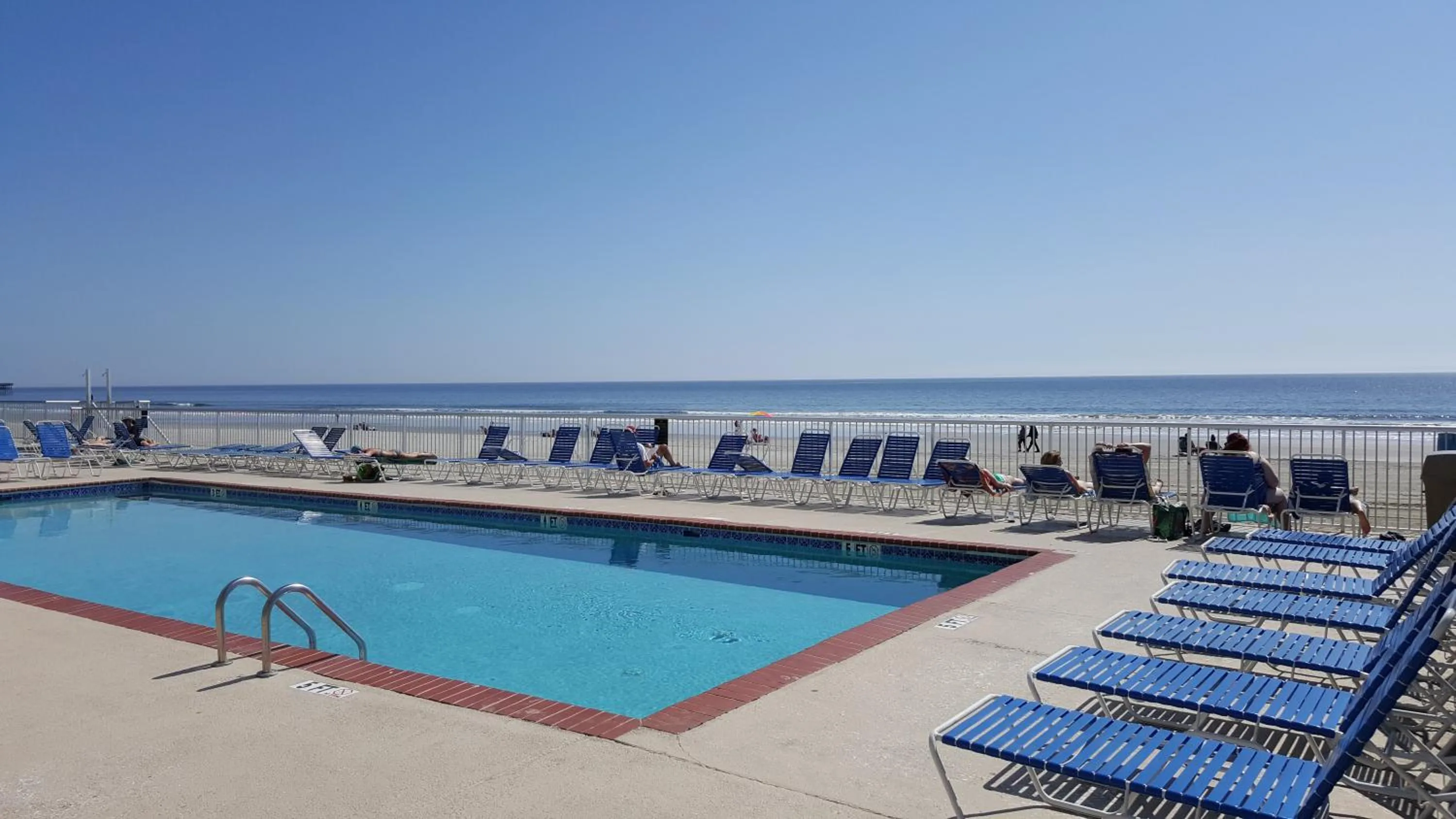 Swimming pool in Ocean Annie's Resorts