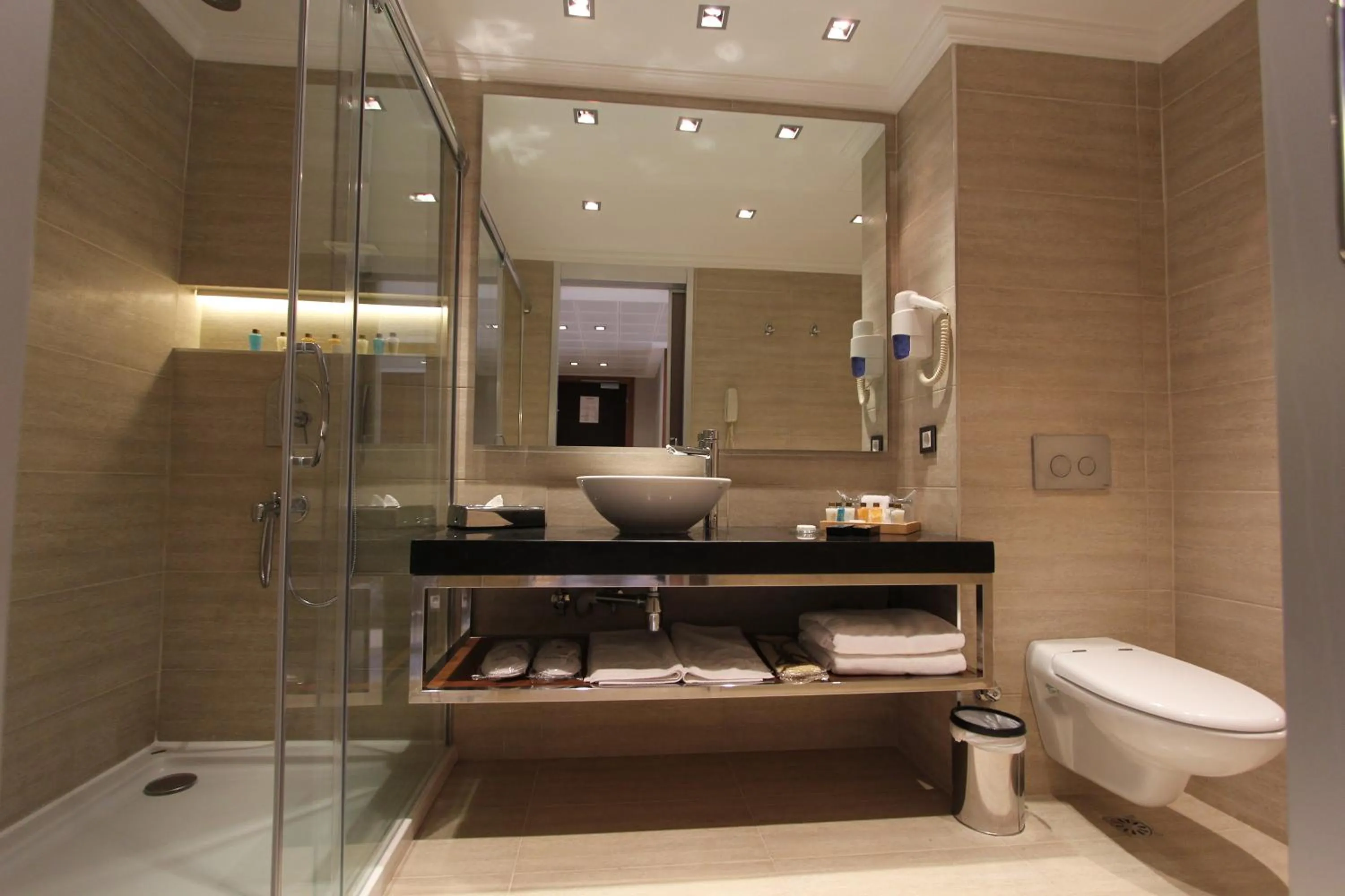 Bathroom in Kalyon Hotel Istanbul