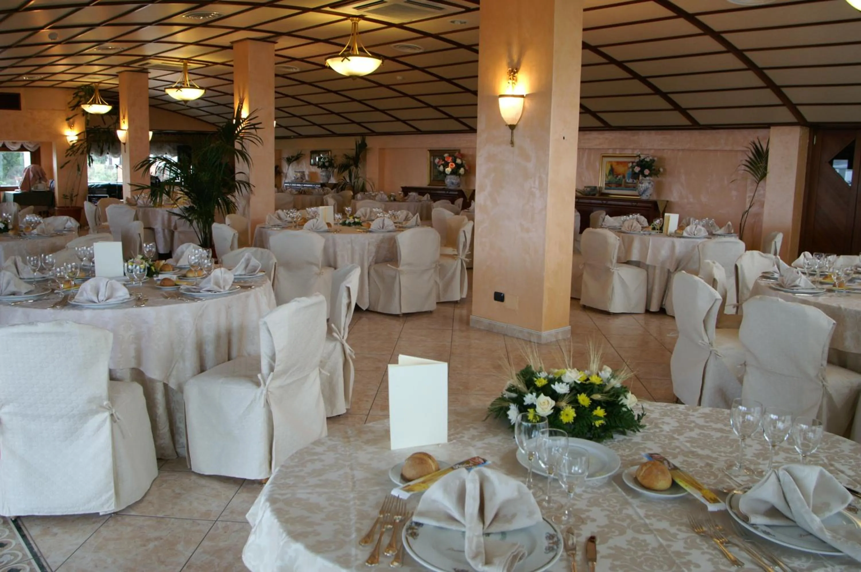 People in Hotel Primavera Dell'Etna