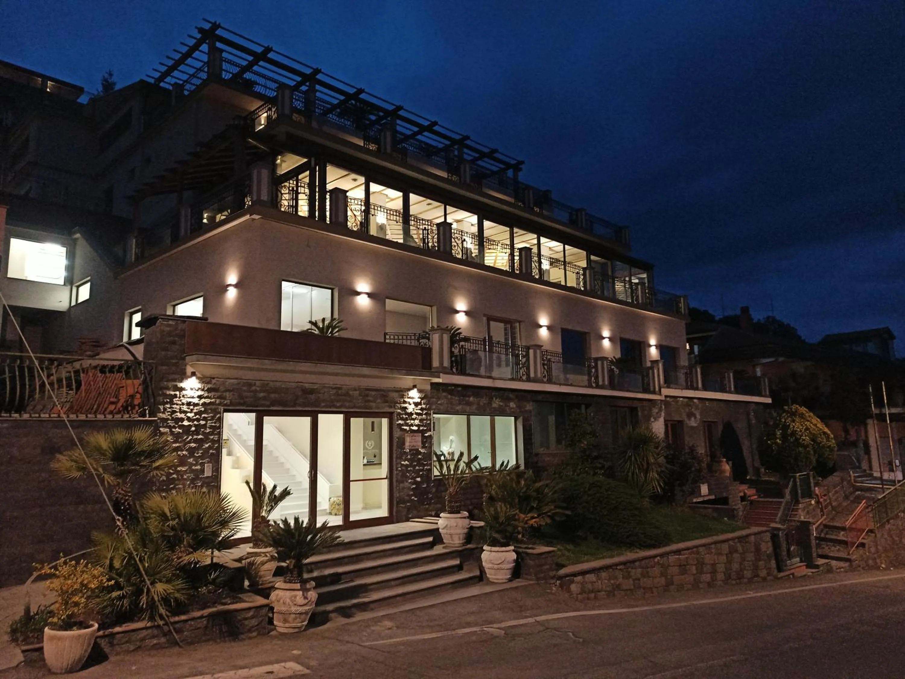 Property building in Hotel Primavera Dell'Etna