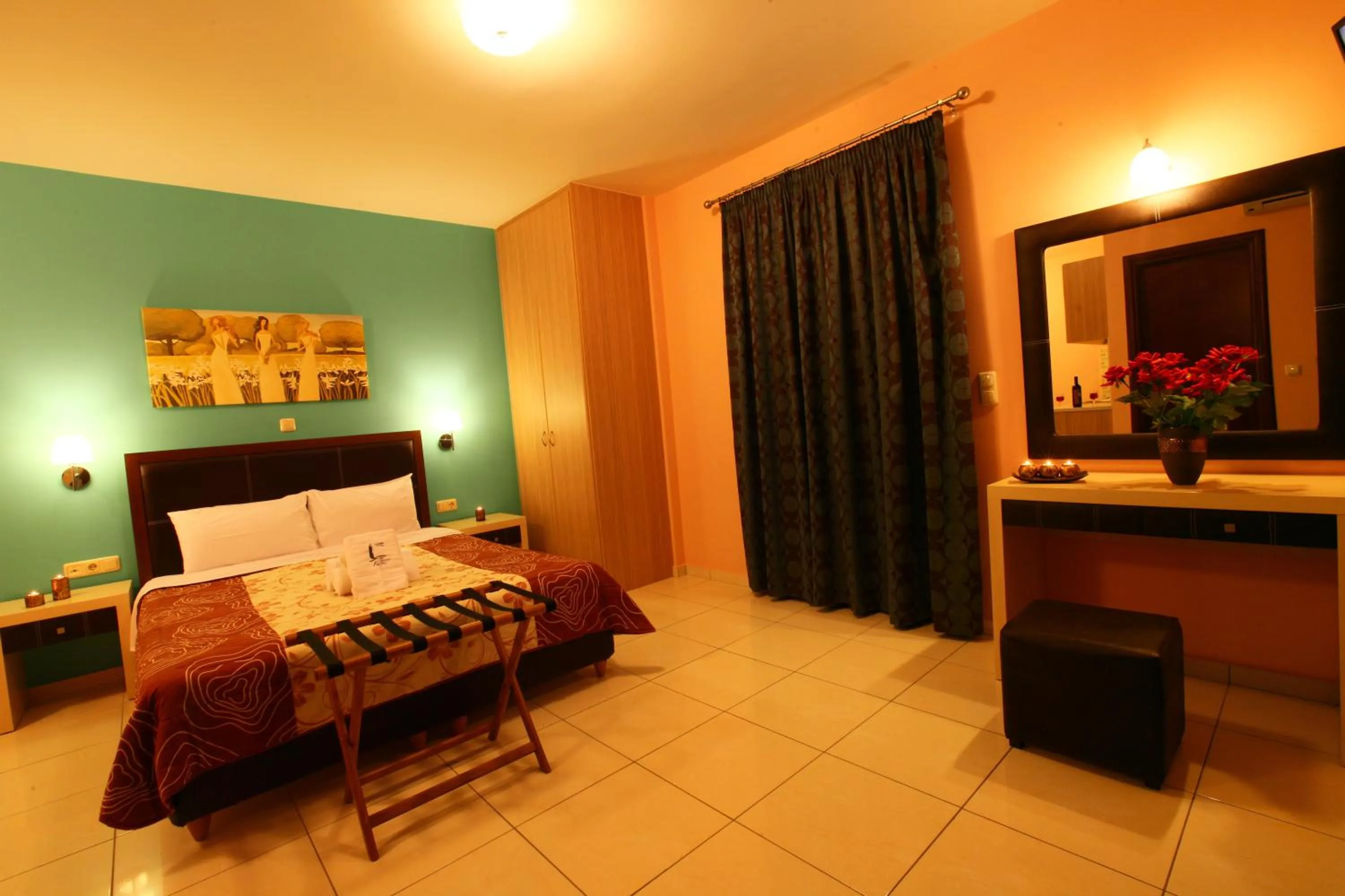 Photo of the whole room, Bed in Faros Luxury Suites