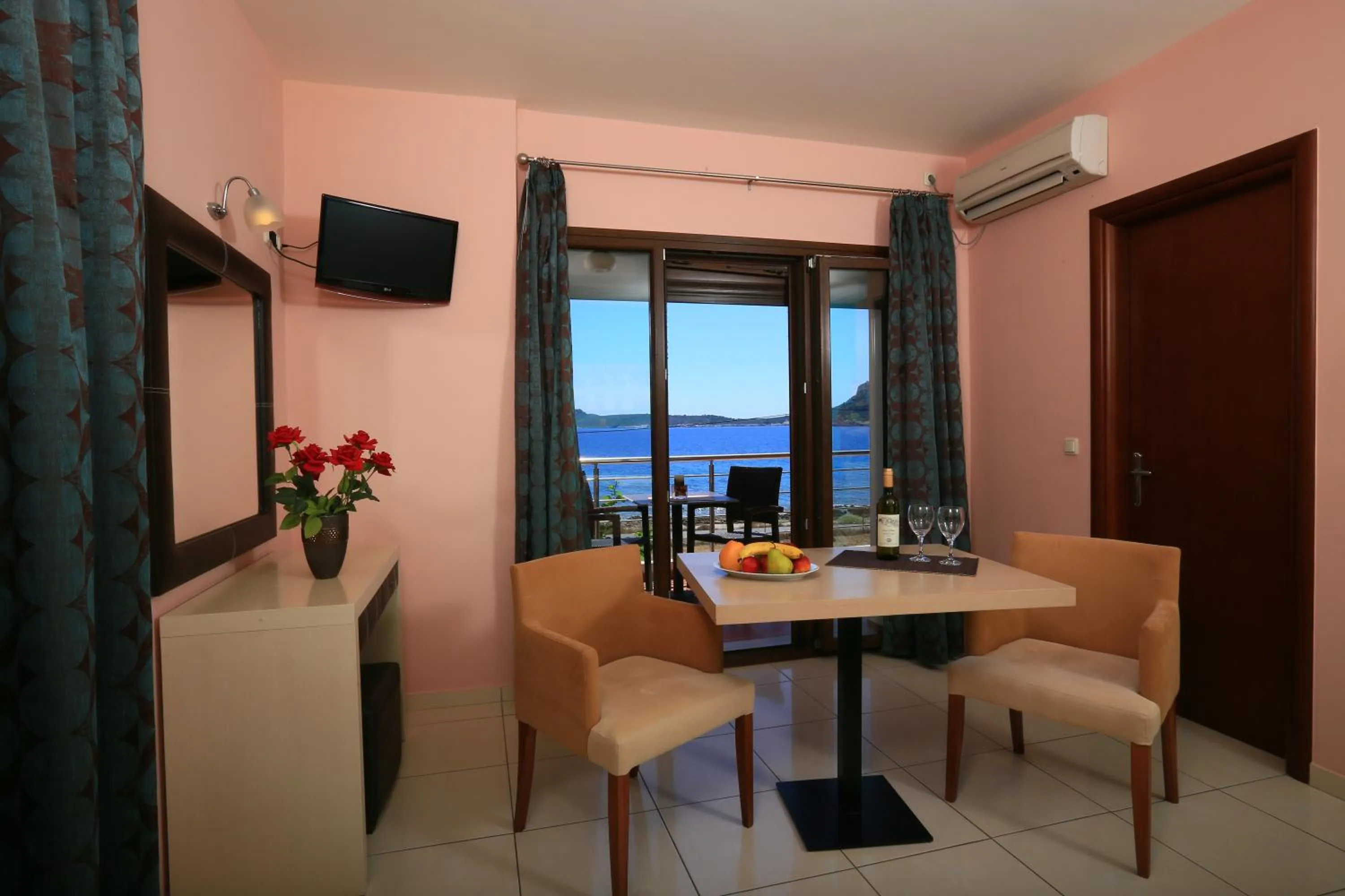 Balcony/Terrace in Faros Luxury Suites