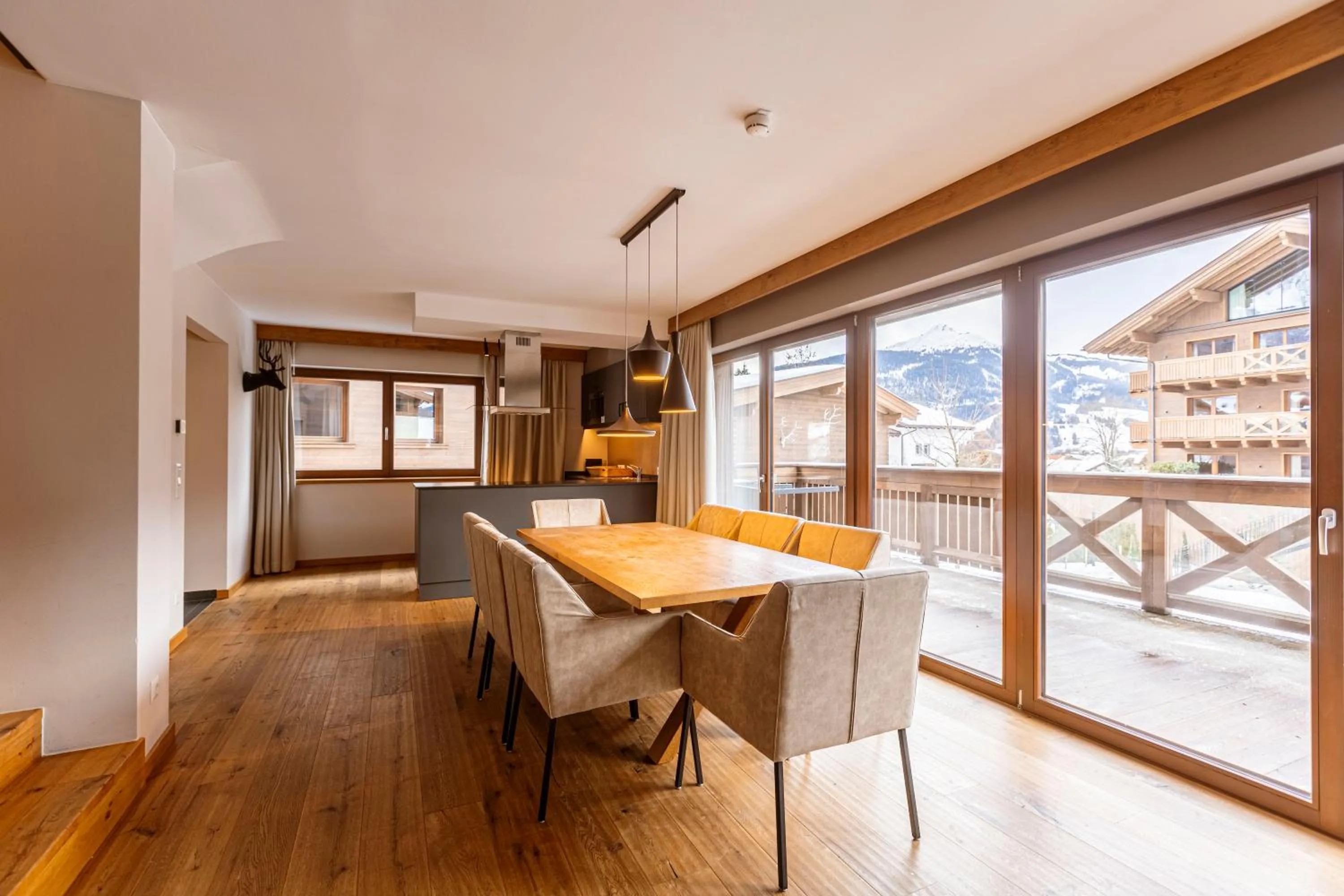 Dining area in Bergresort Zugspitze Ehrwald by ALPS RESORTS