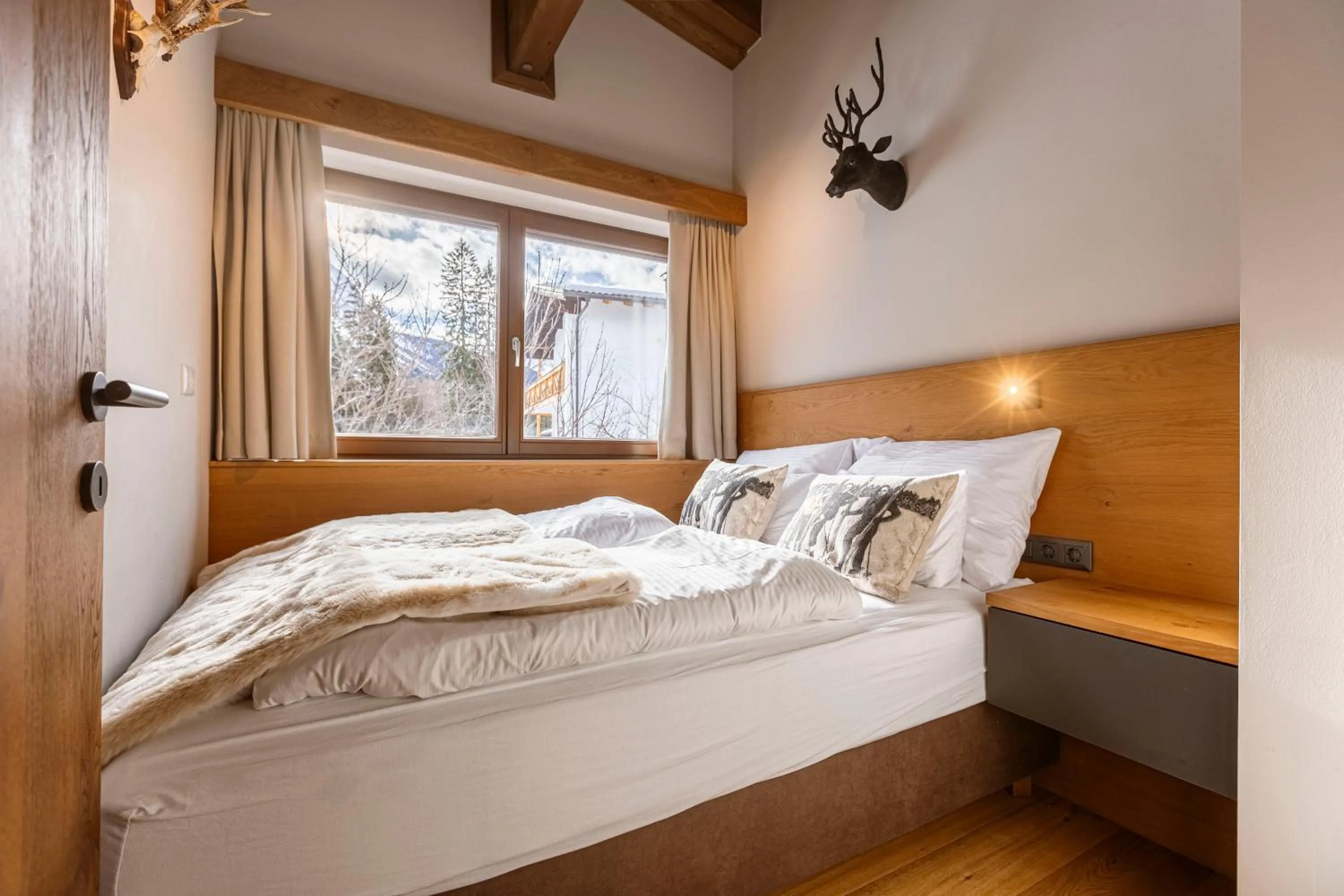 Bedroom, Bed in Bergresort Zugspitze Ehrwald by ALPS RESORTS