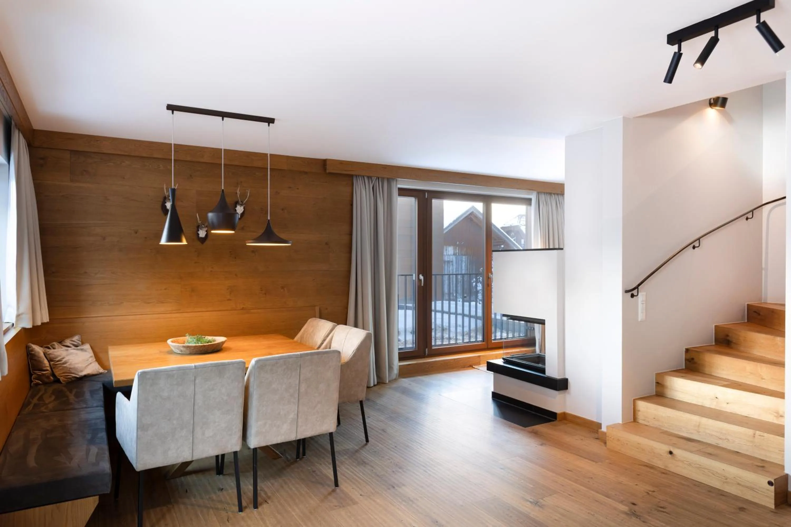 Dining area in Bergresort Zugspitze Ehrwald by ALPS RESORTS