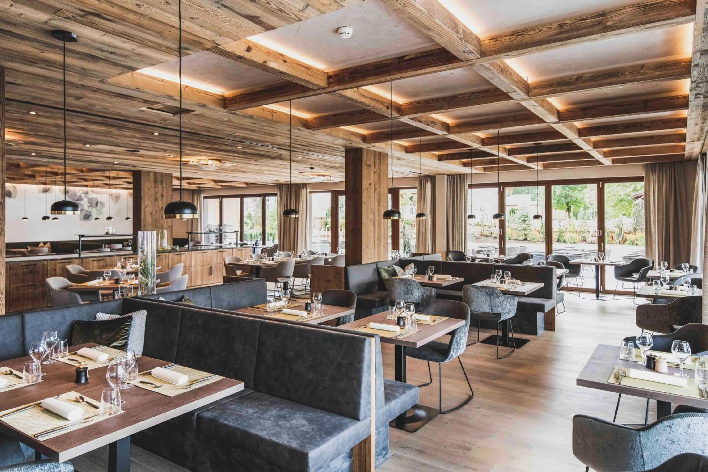 Restaurant/places to eat in Bergresort Zugspitze Ehrwald by ALPS RESORTS