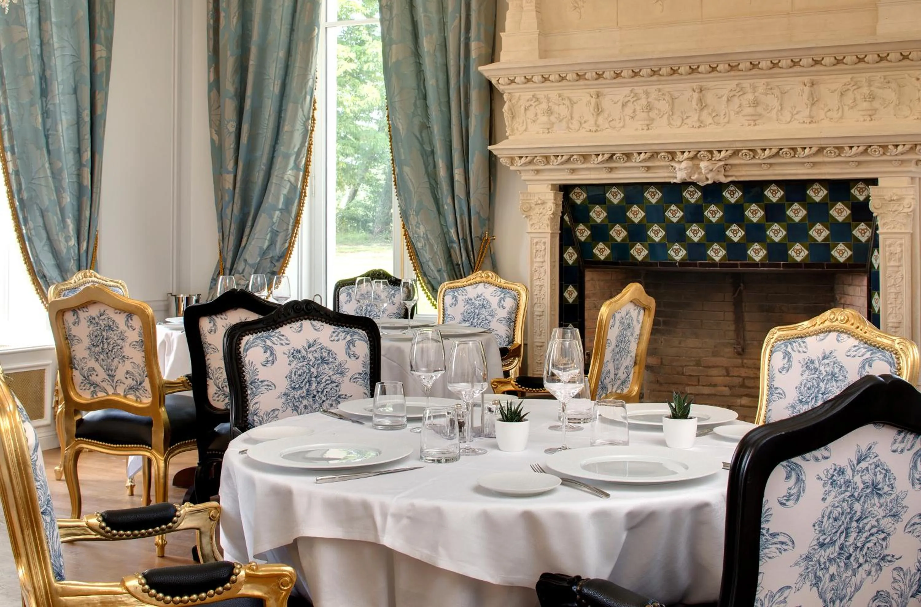 Restaurant/places to eat in Alexandra Palace - La Maison Younan