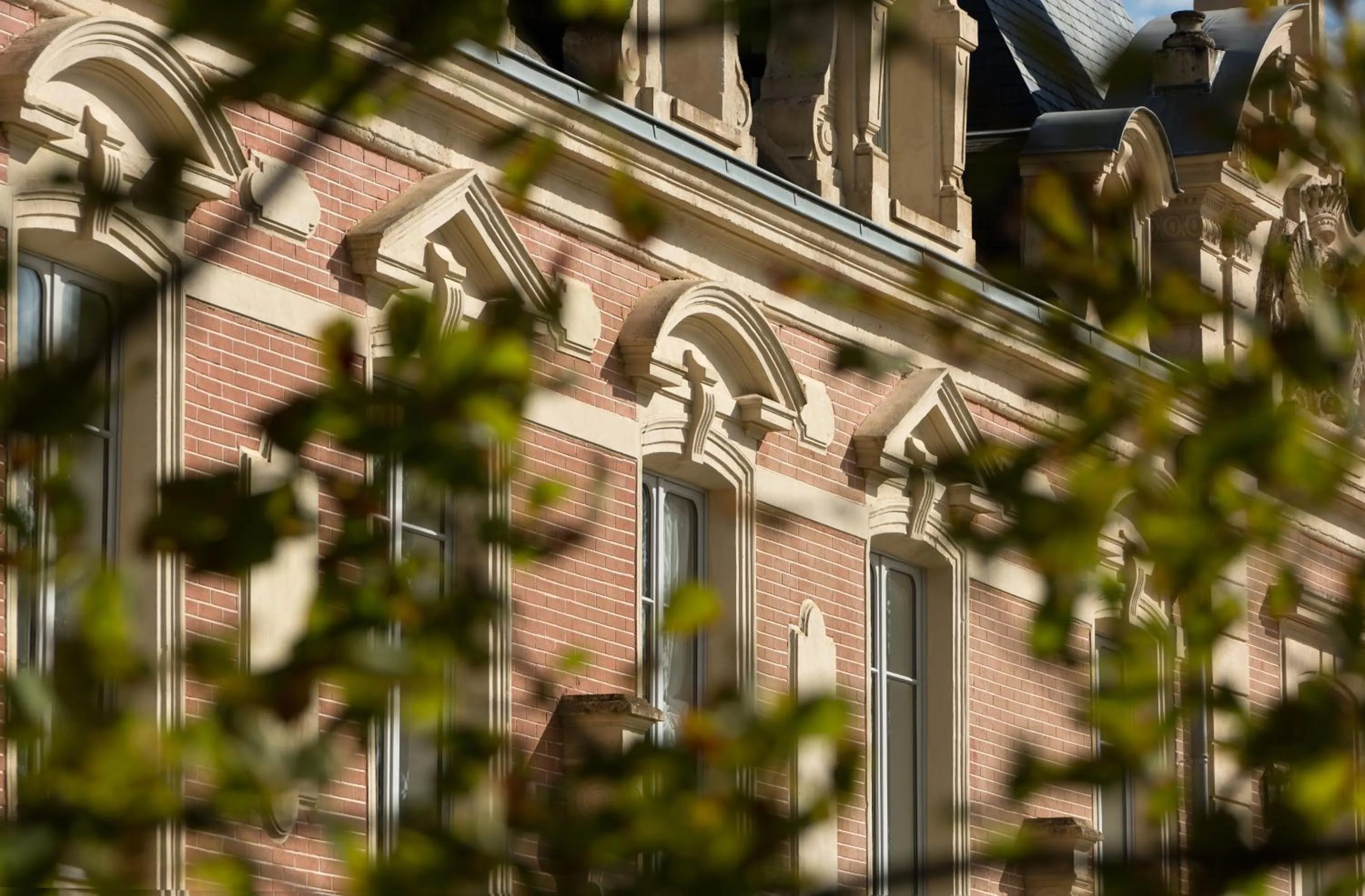 Property building in Alexandra Palace - La Maison Younan