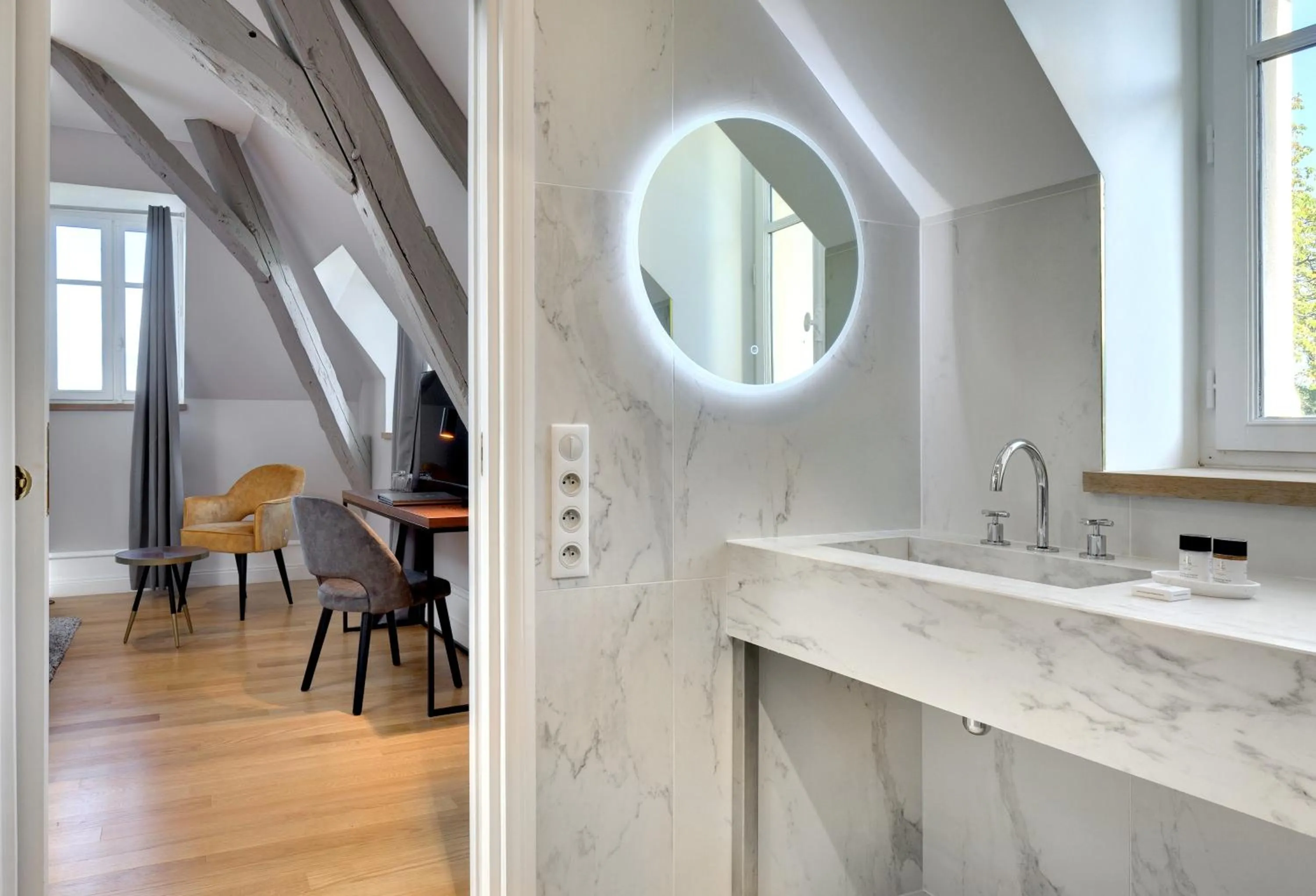 Property building in Alexandra Palace - La Maison Younan