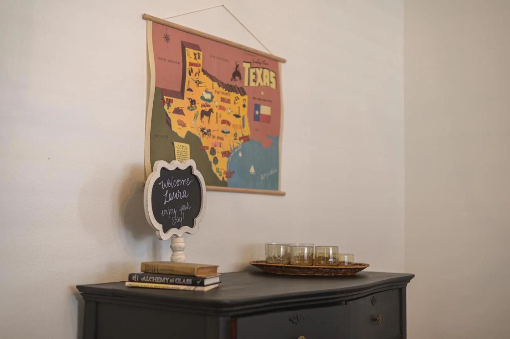 Restored 1930s Uptown Bungalow 2 min. to Magnolia