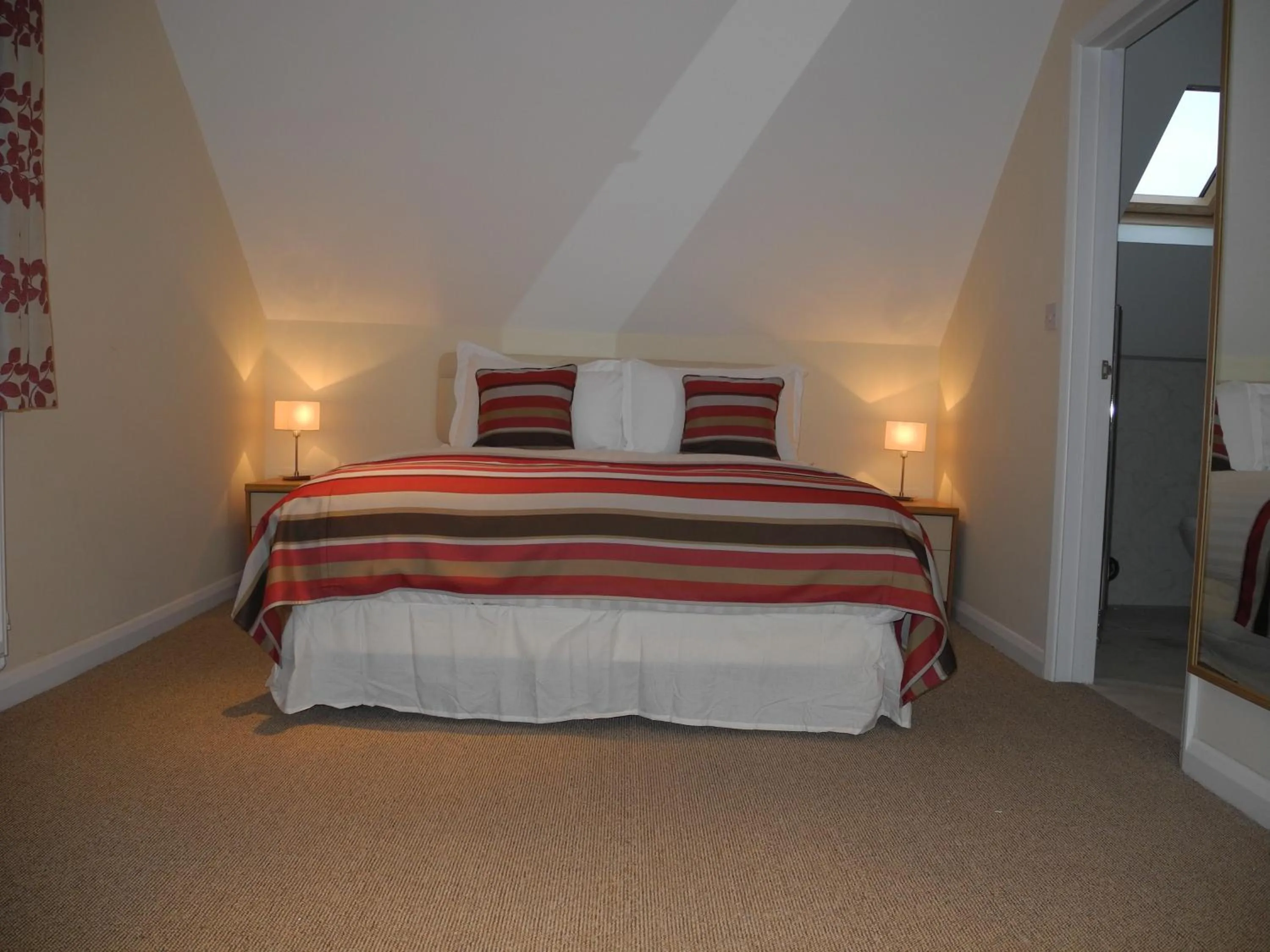 Bed in Oakside Lodge Guest House