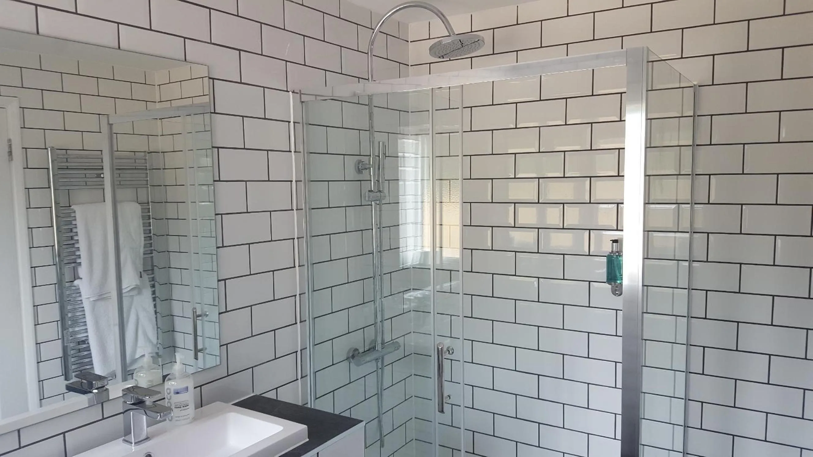 Bathroom in Oakside Lodge Guest House