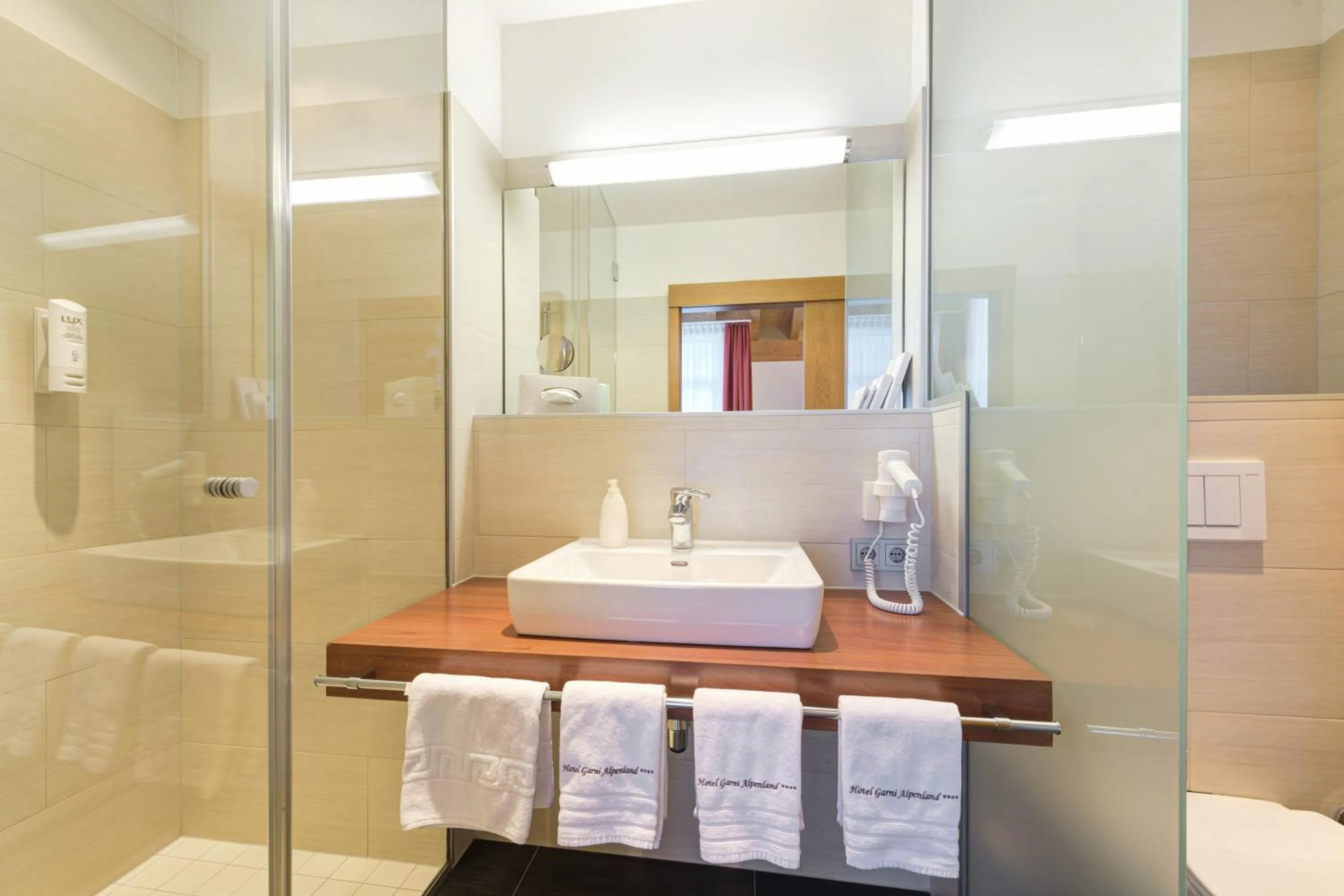 Bathroom in Hotel Alpenland