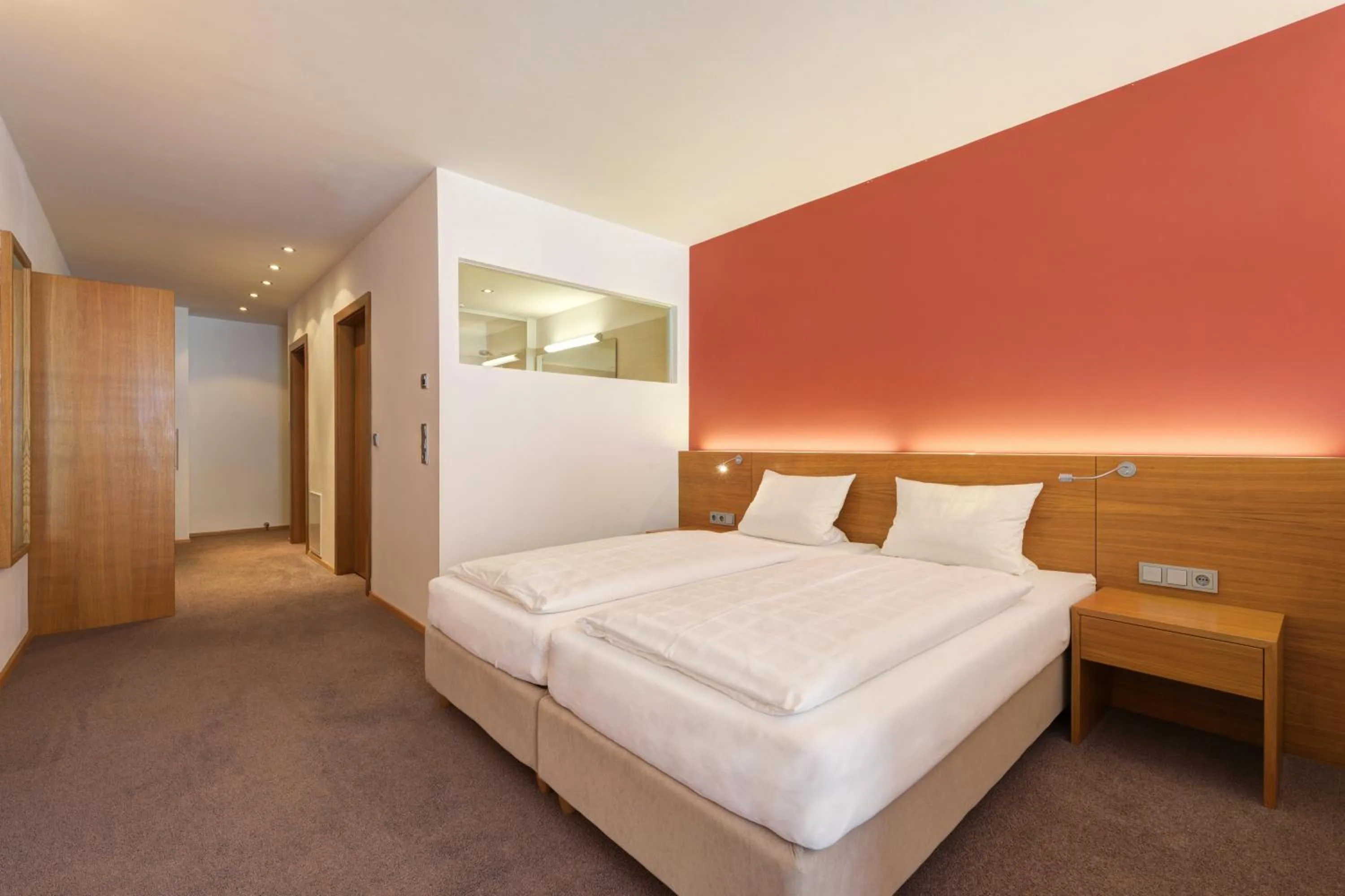 Bedroom, Bed in Hotel Alpenland