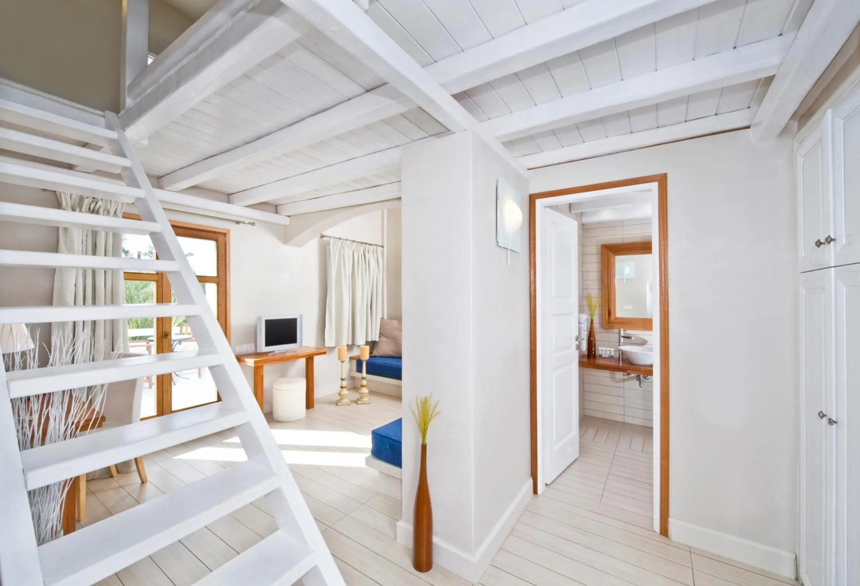 Living room, Bed in Meltemi Village Hotel