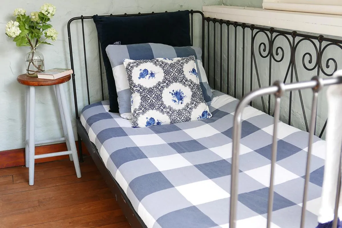 Property building, Bed in B&B Bed en Omelet