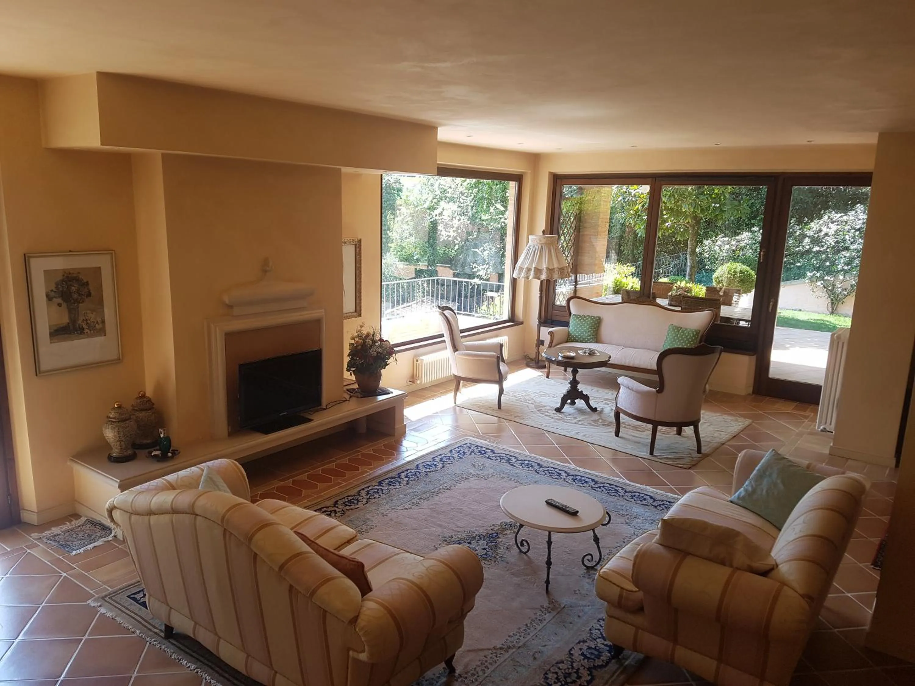 Communal lounge/ TV room, Seating Area in B&B La Casa di Rita