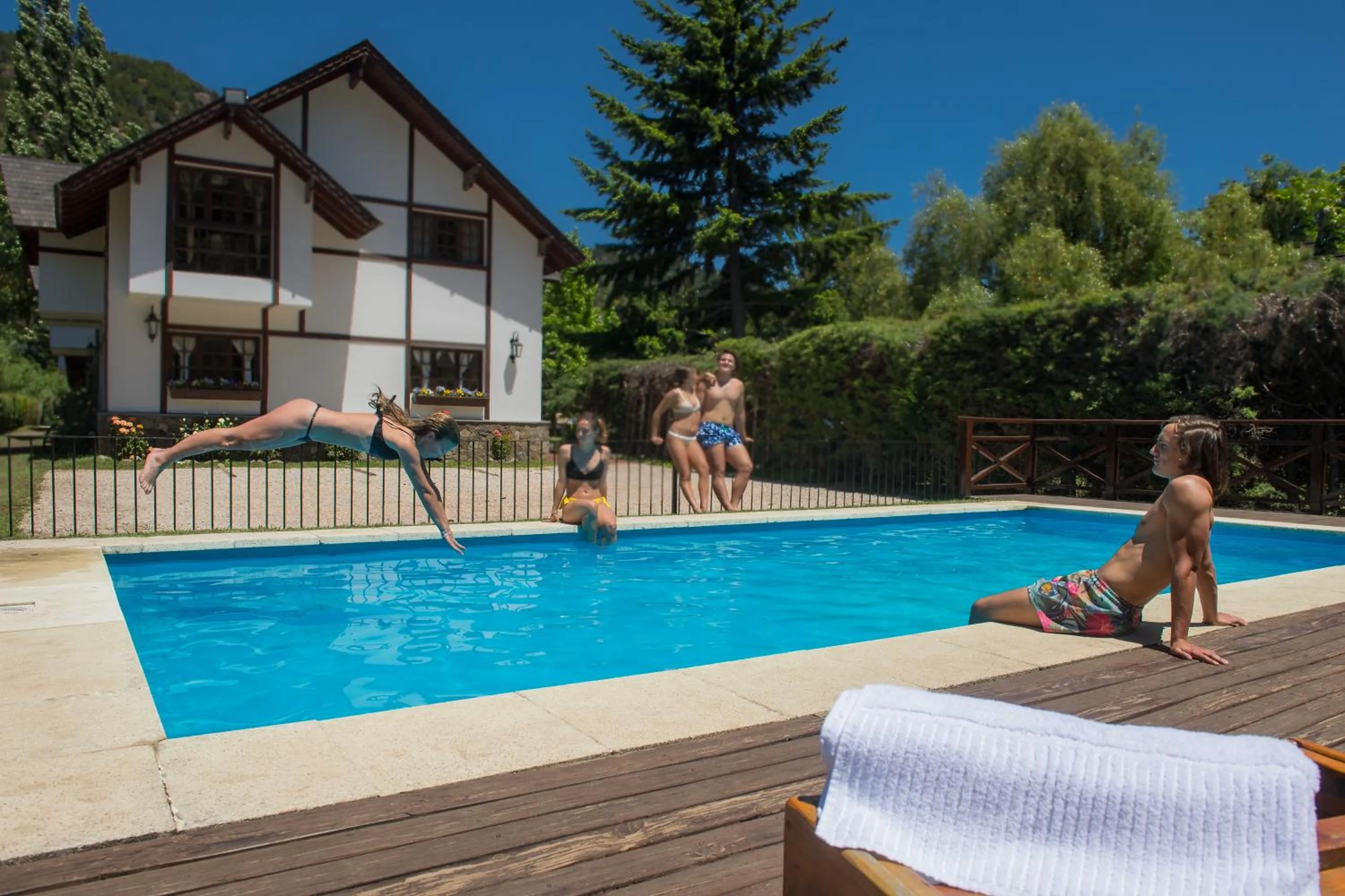 People in Apart & Hotel La Fontaine - by ROTUI