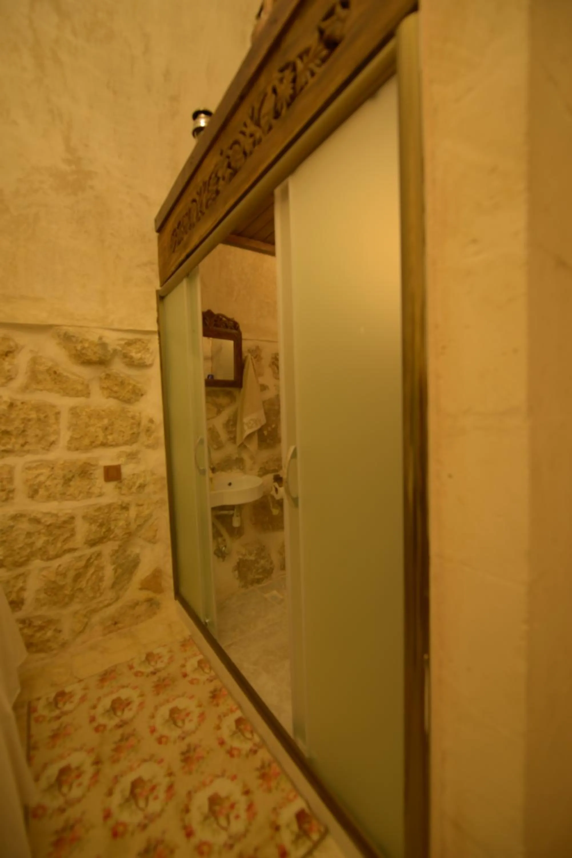 Shower in MERDİN BOUTİQUE HOTEL