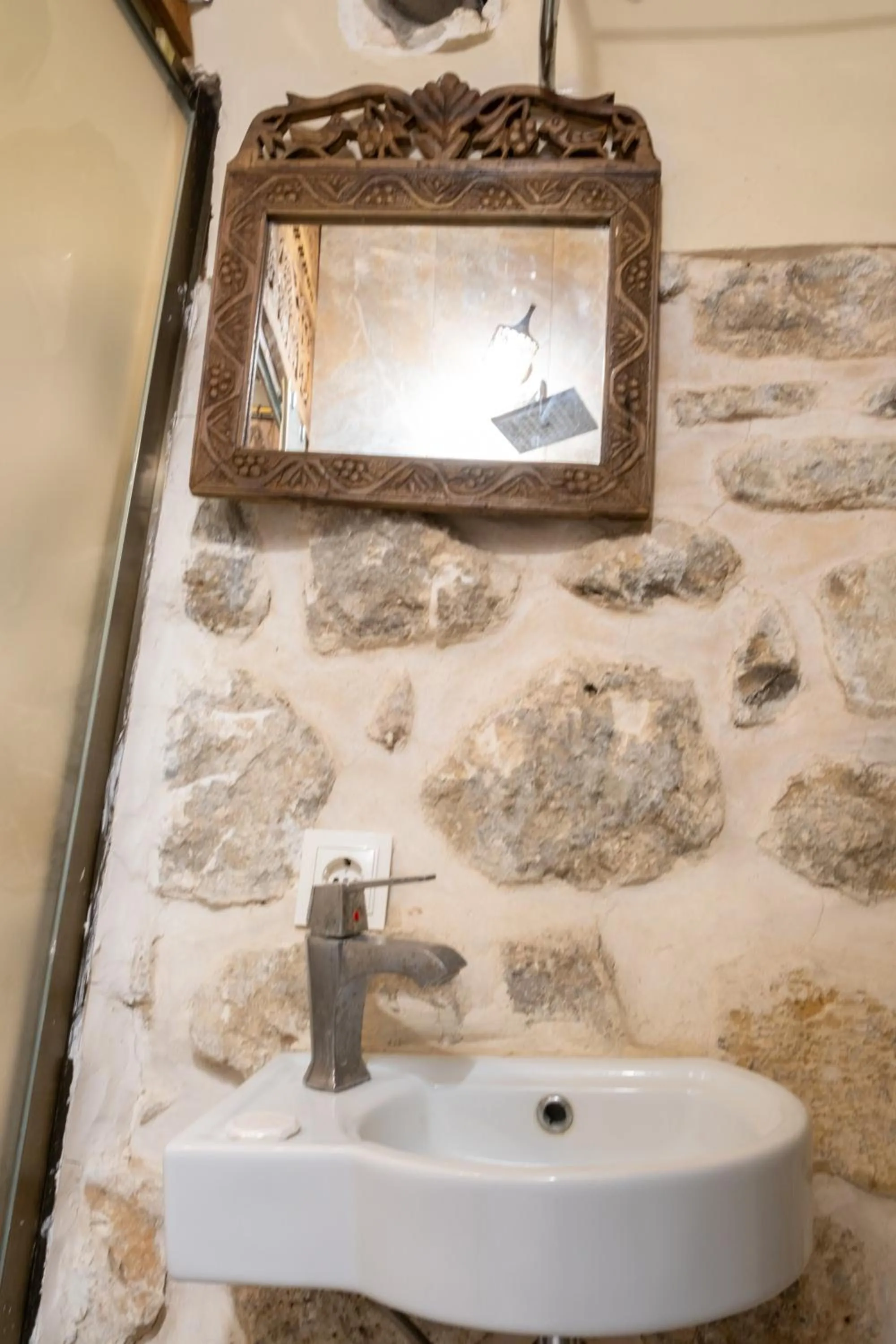 Shower in MERDİN BOUTİQUE HOTEL