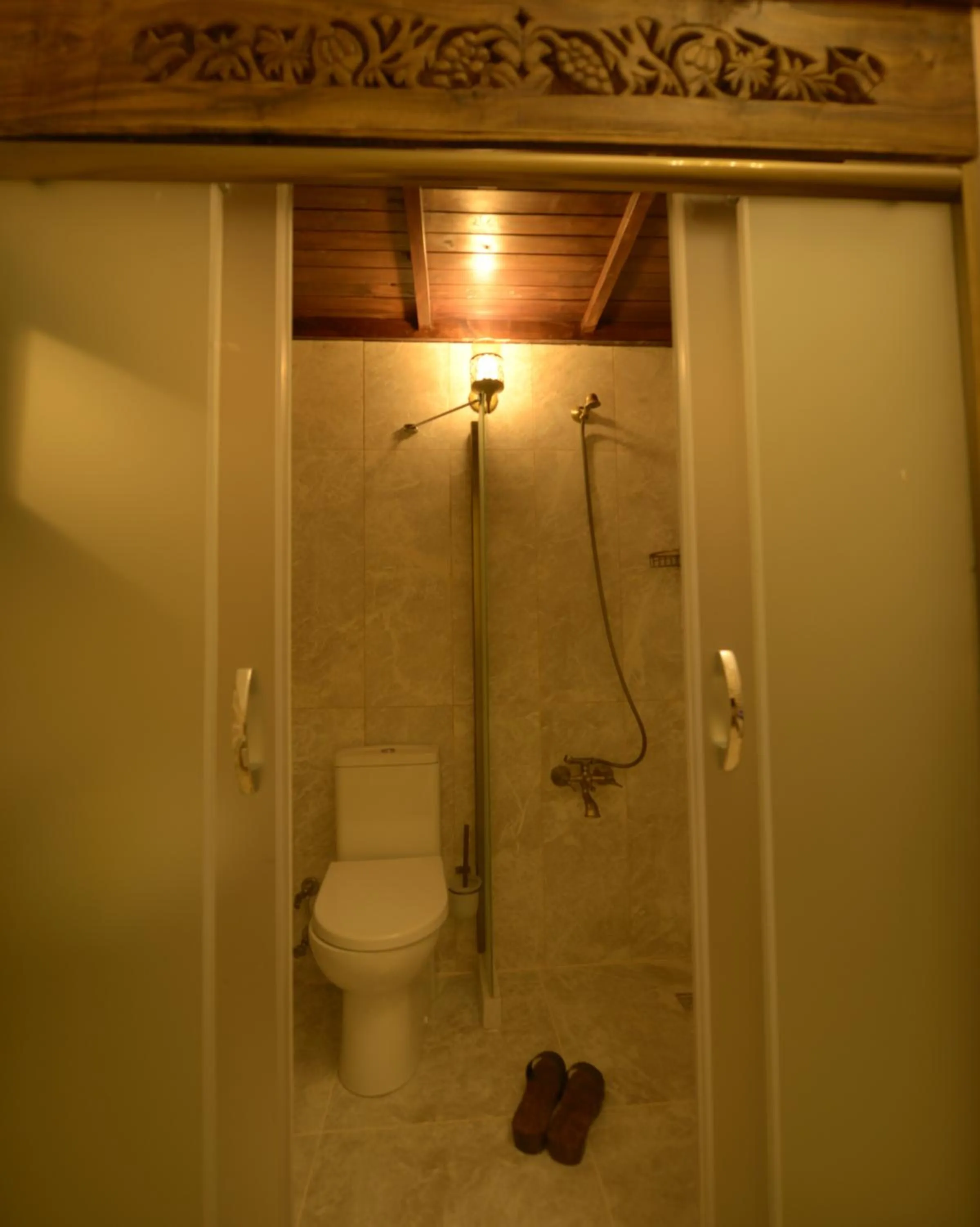 Shower in MERDİN BOUTİQUE HOTEL