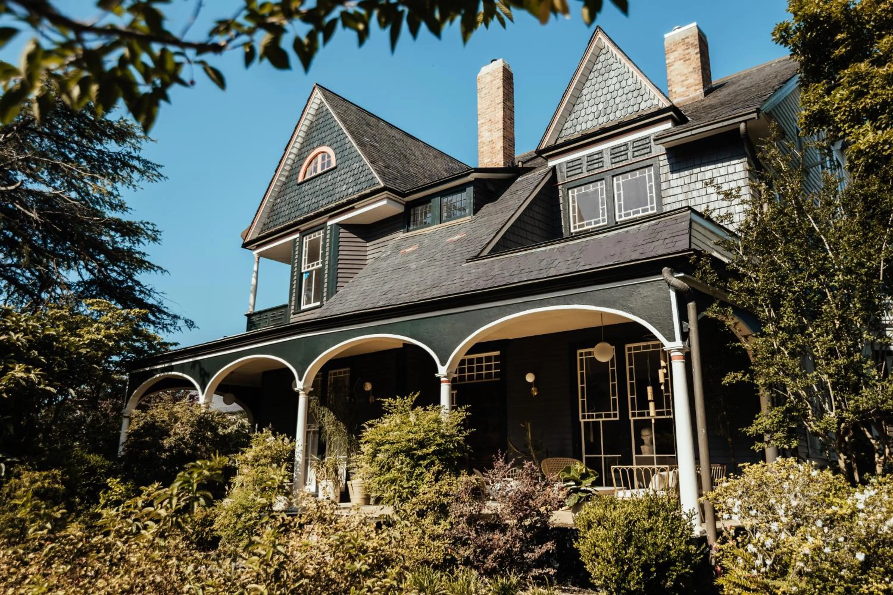 Property building in DREAMERS bnb