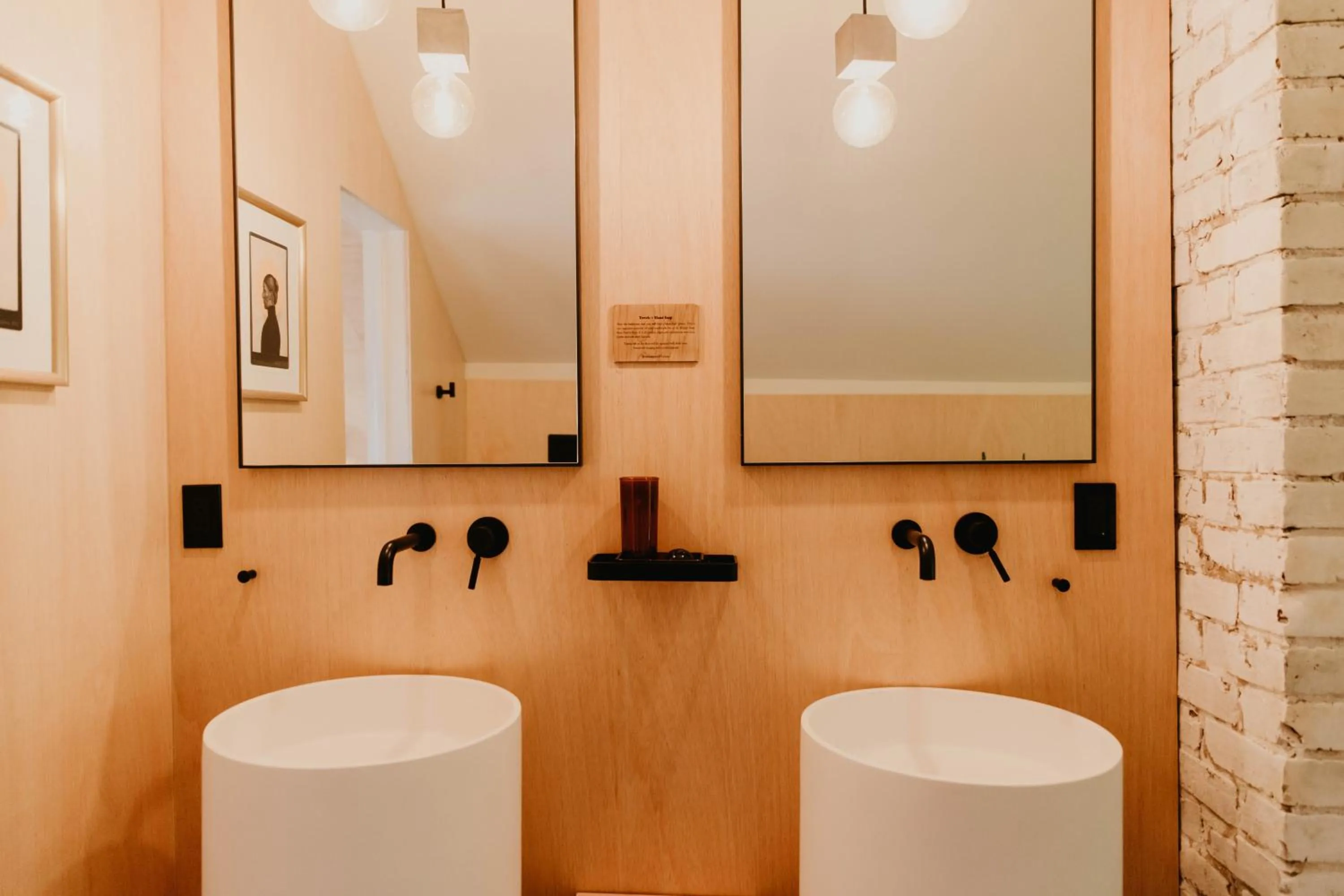 Bathroom in DREAMERS bnb