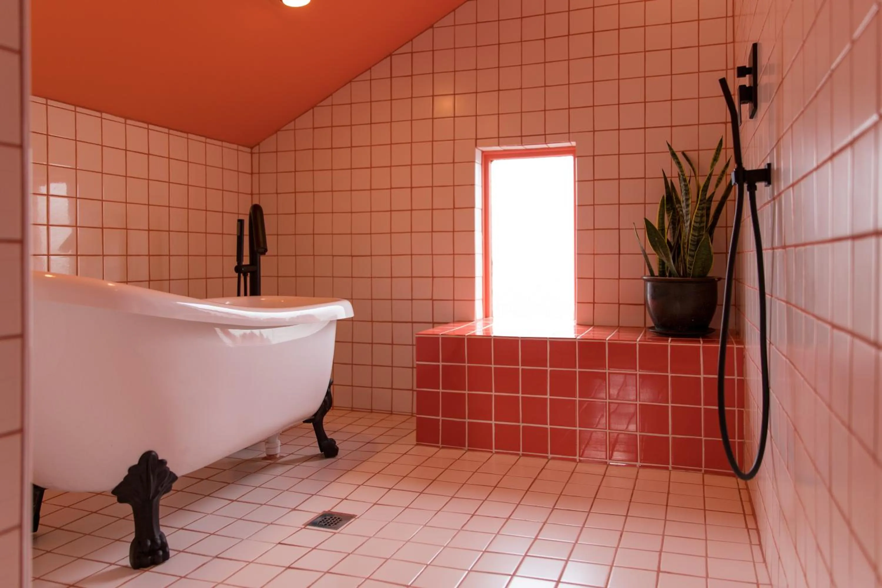Bathroom in DREAMERS bnb