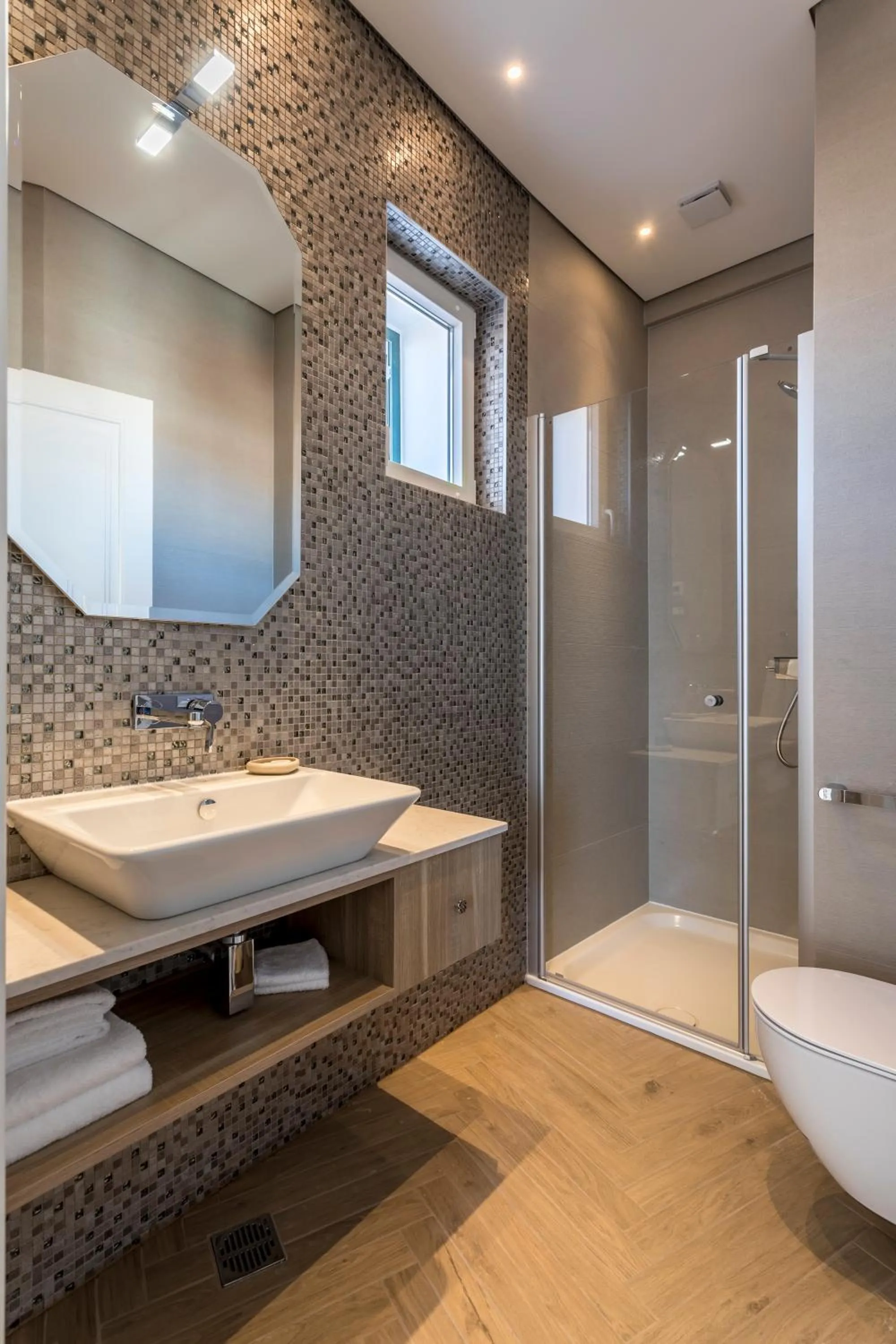 Shower in Seaview Luxury Retreat