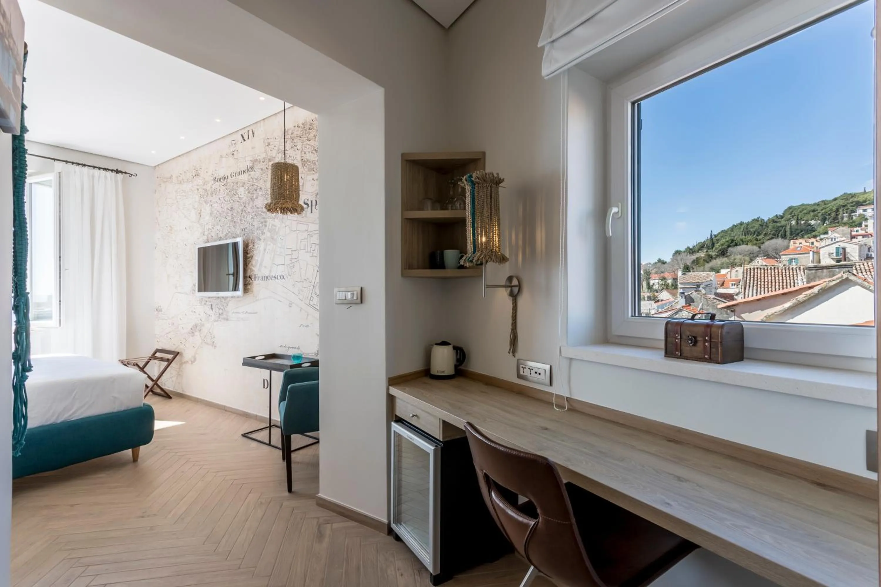 Photo of the whole room, Bed in Seaview Luxury Retreat