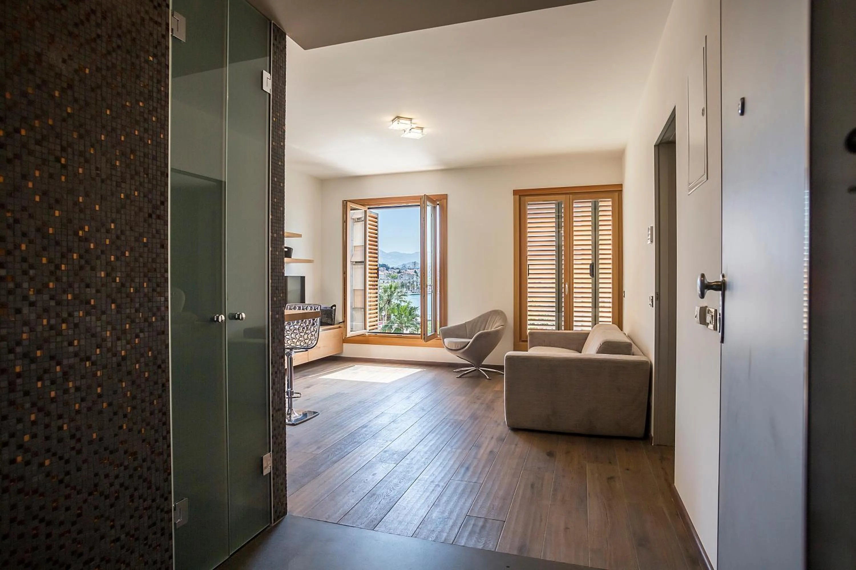 Living room in Seaview Luxury Retreat