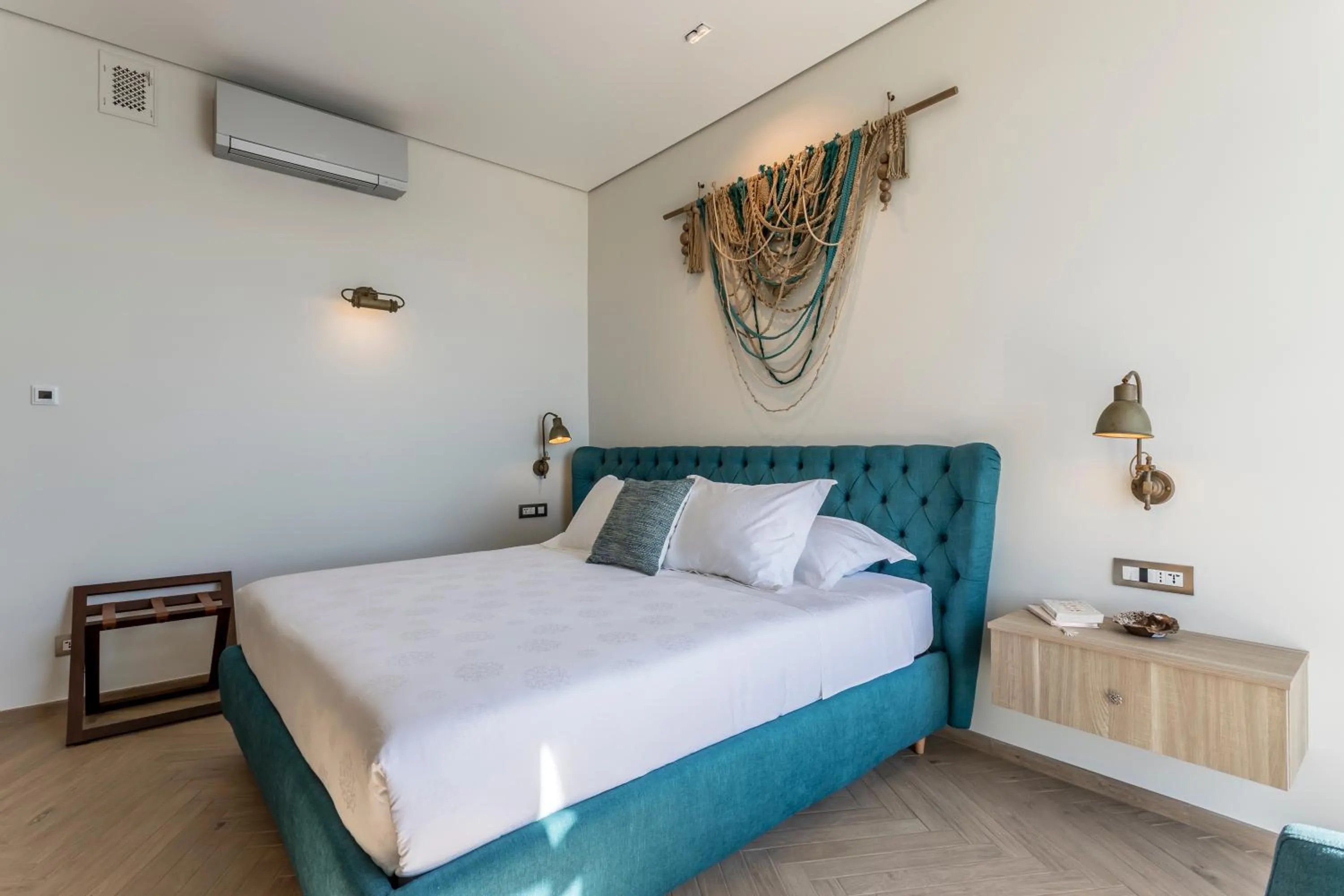 Bed in Seaview Luxury Retreat