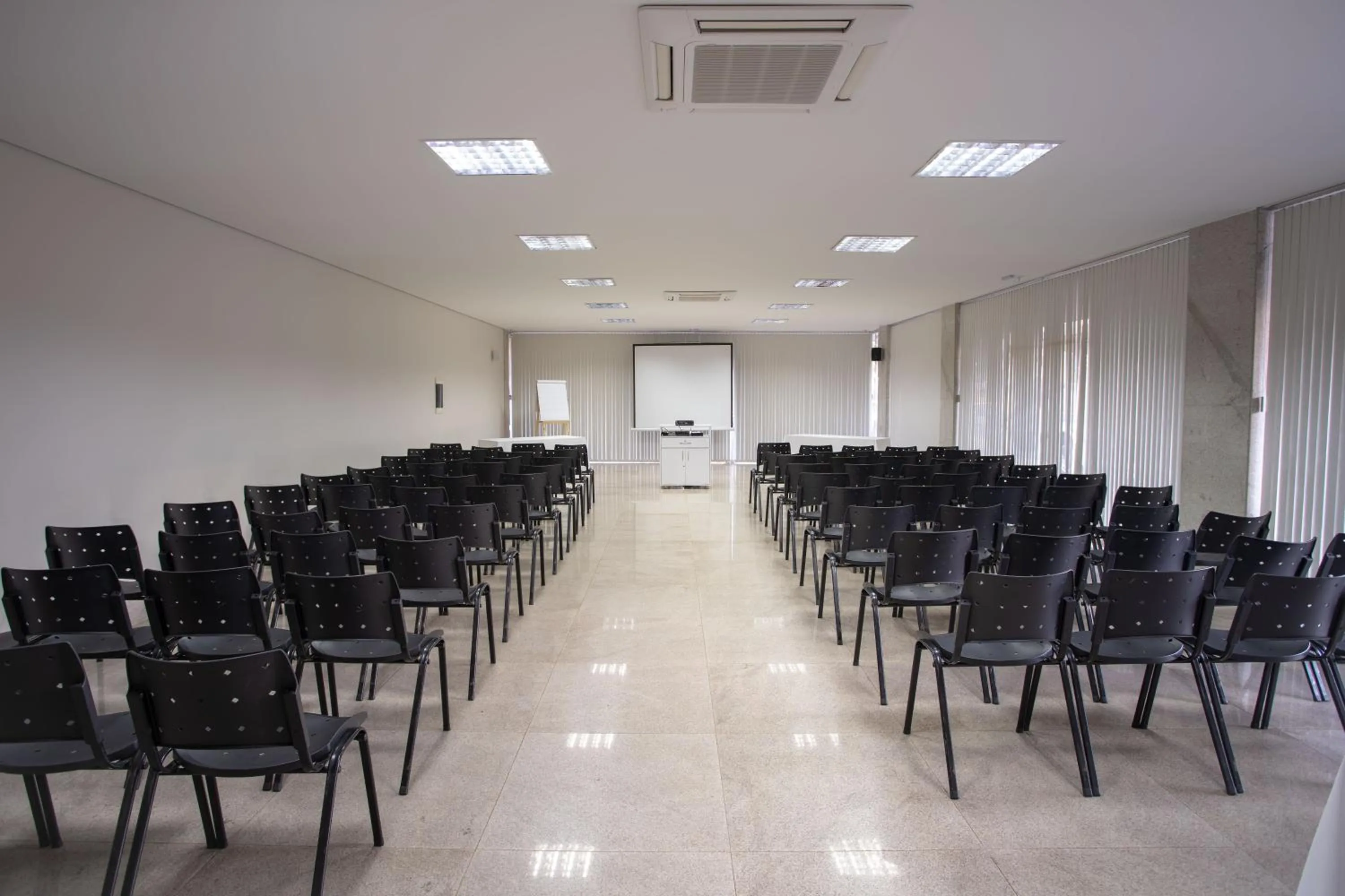 Meeting/conference room in Brisa Tower Hotel