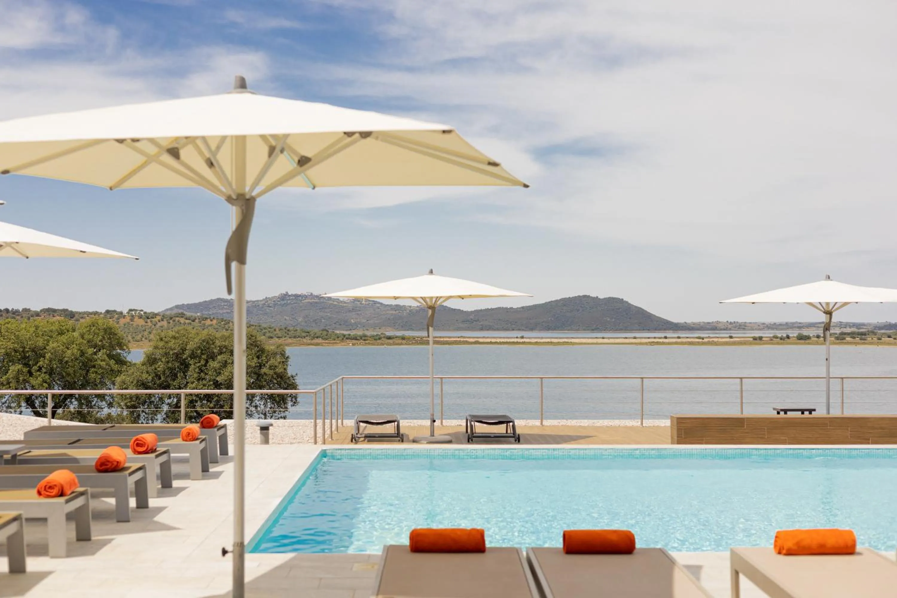 Lake view in Herdade dos Delgados