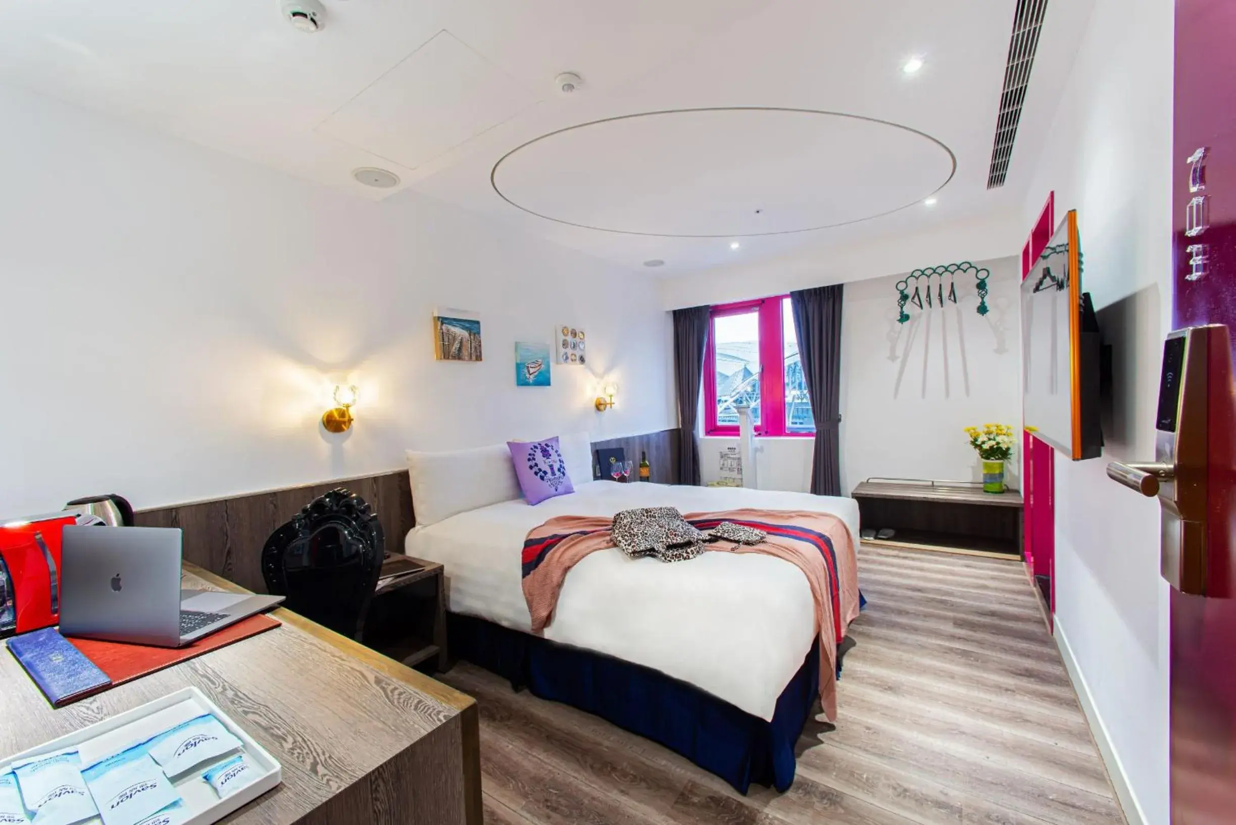 Classic Double Room with City View in Norway Forest Travel hotel 1 Taichung Classic Double Room with City View in Norway Forest Travel hotel 1 Taichung