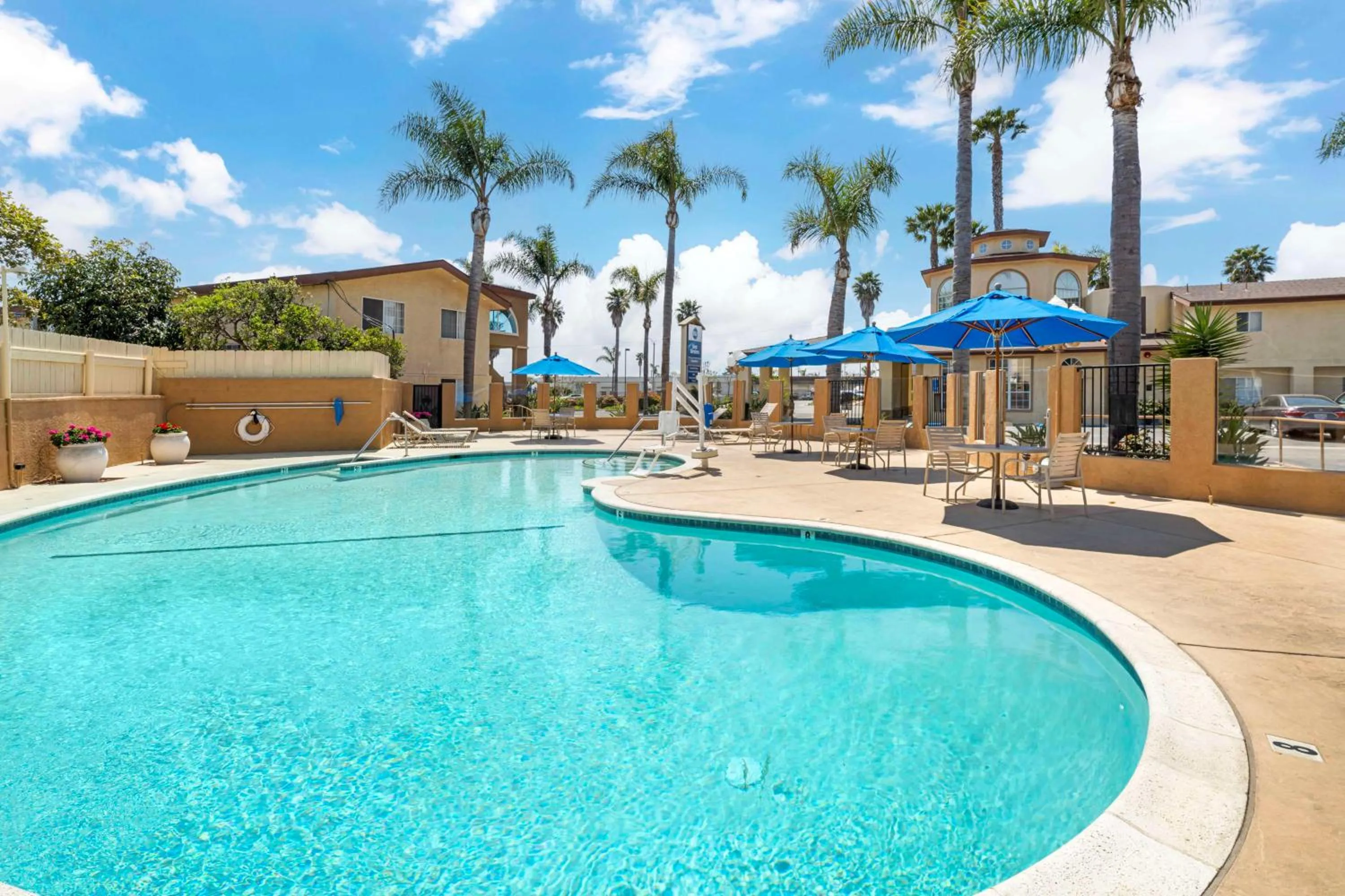 Pool view in Best Western Oxnard Inn