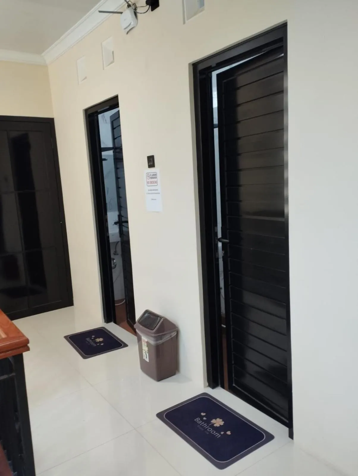 Bathroom in Musafir Guest House Syariah