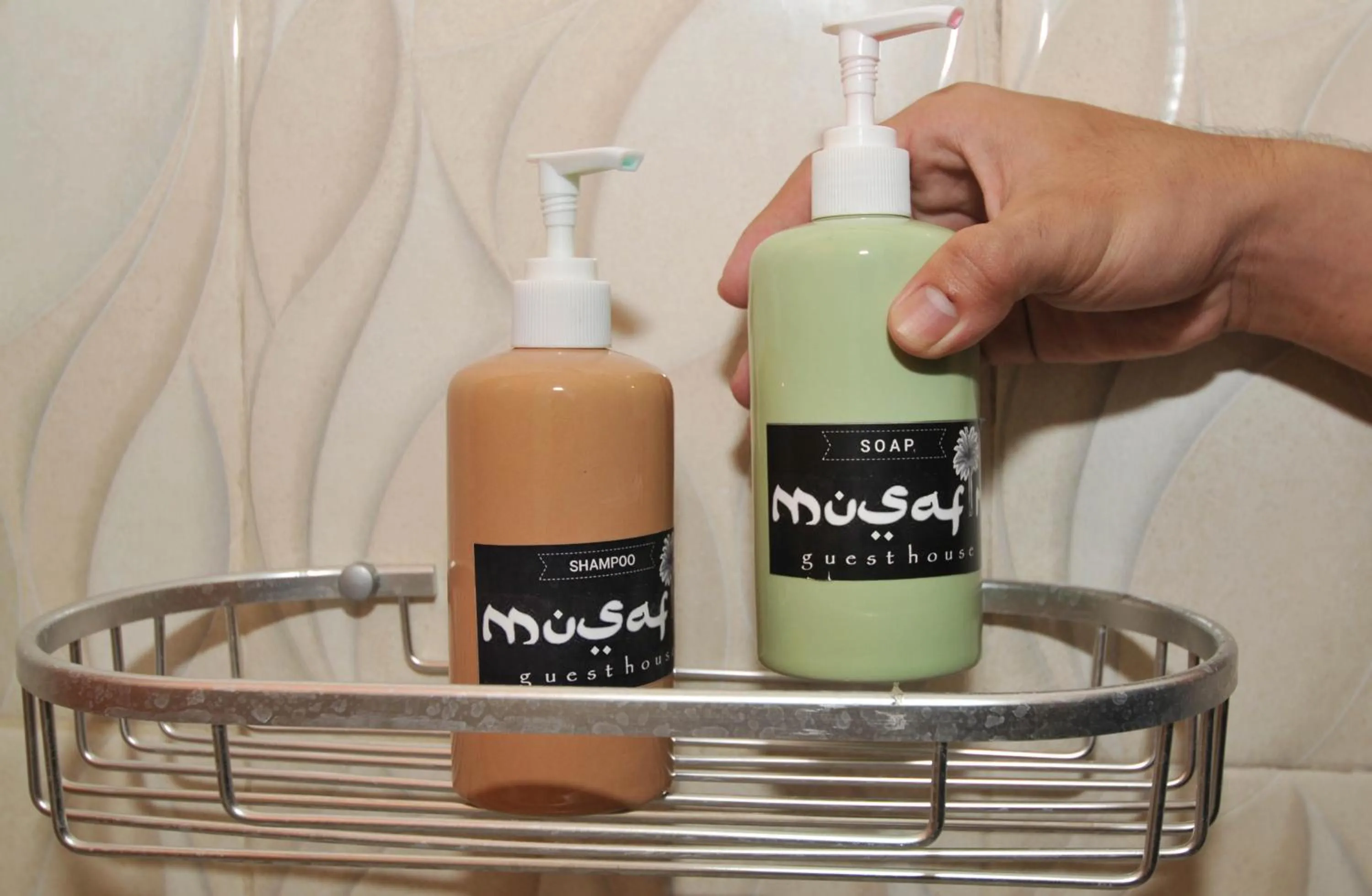 Bathroom in Musafir Guest House Syariah