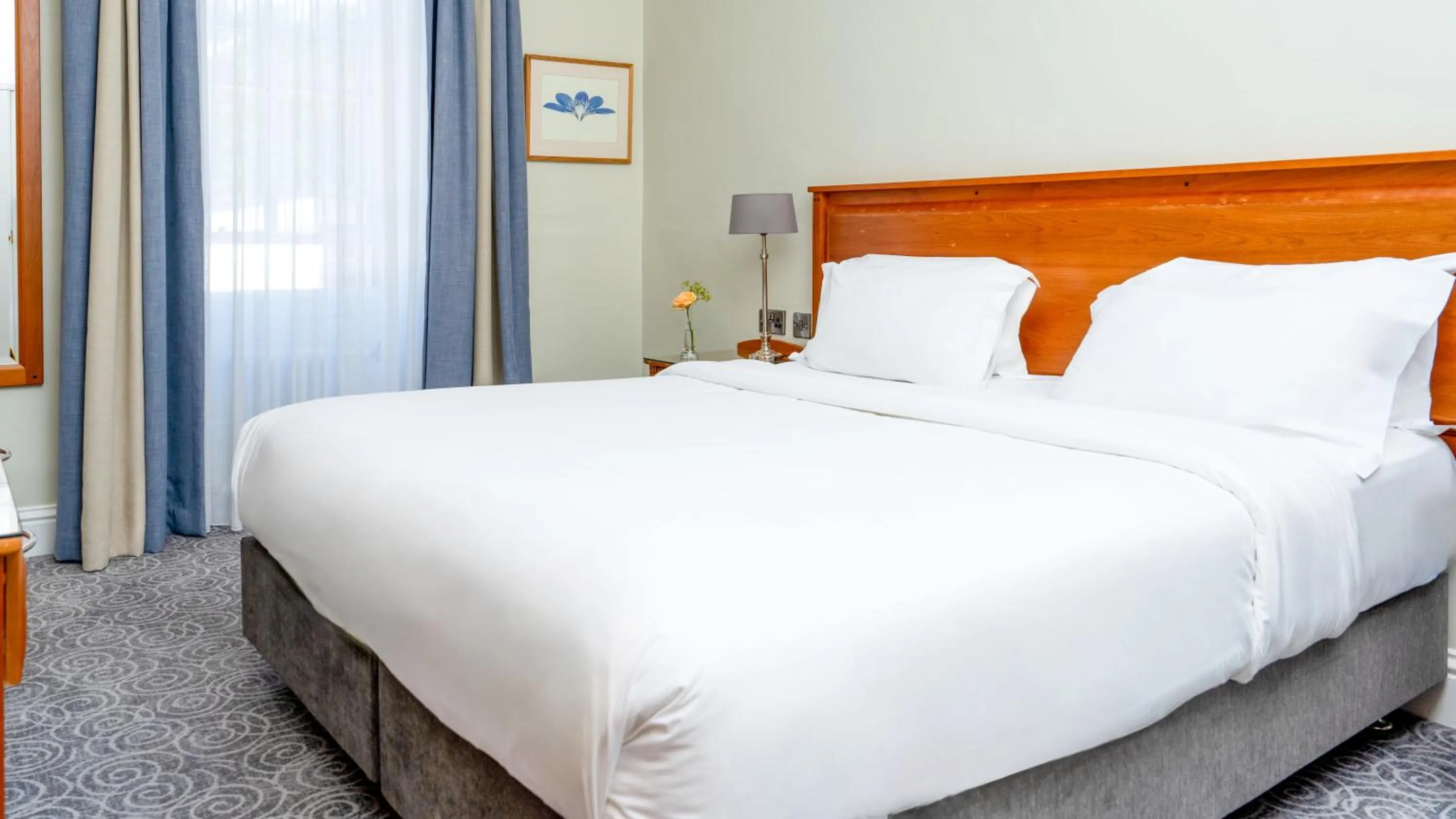 Bed in Ballymascanlon Hotel and Golf Resort