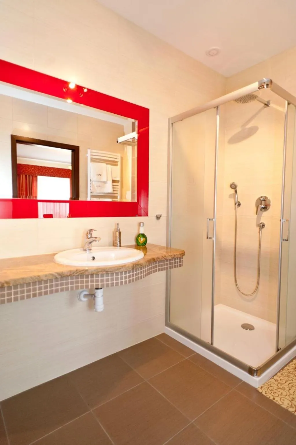 Shower in Pokoje De Luxe Figaro