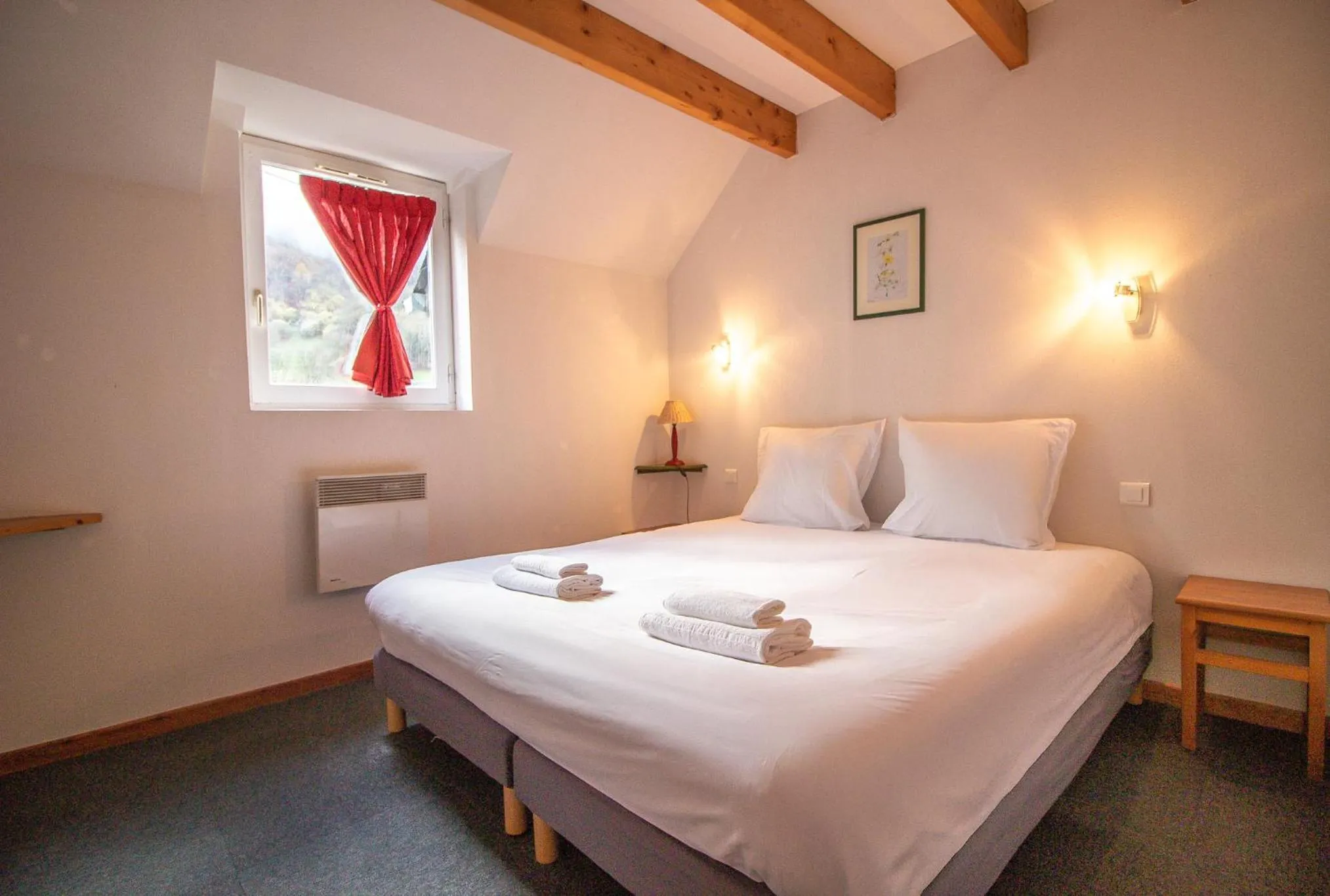 Bedroom, Bed in Garden & City Bagnères-de-Bigorre - Domaine de Ramonjuan